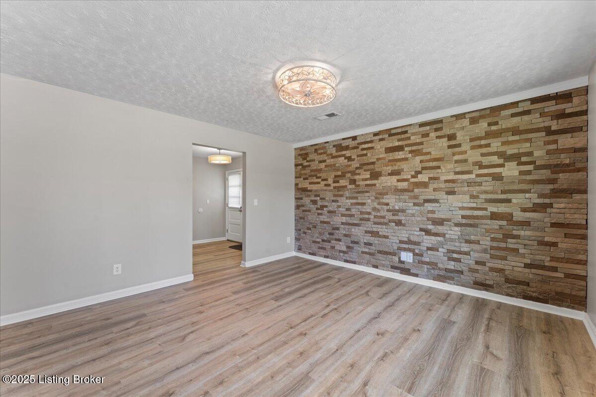 11710 Montwood Ln