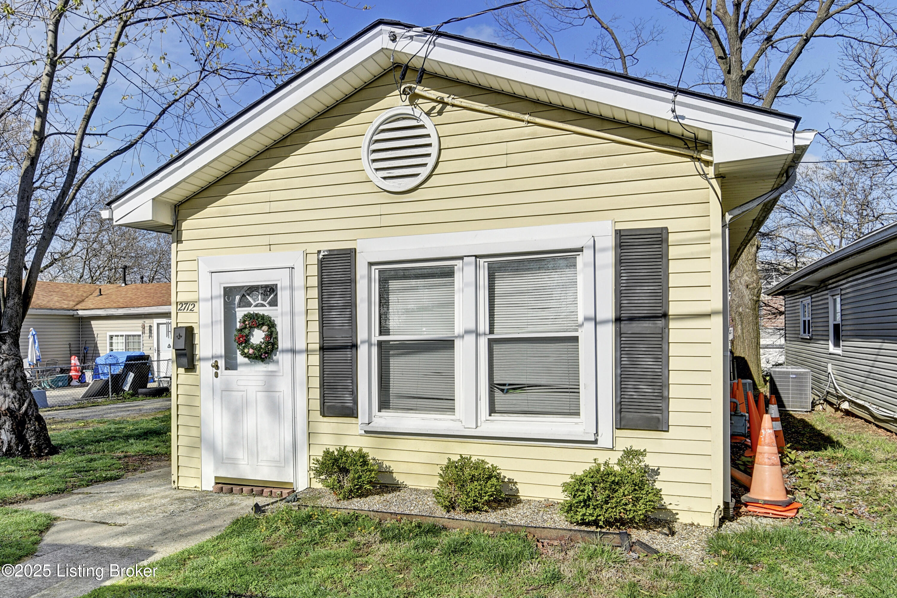 2712 New High St