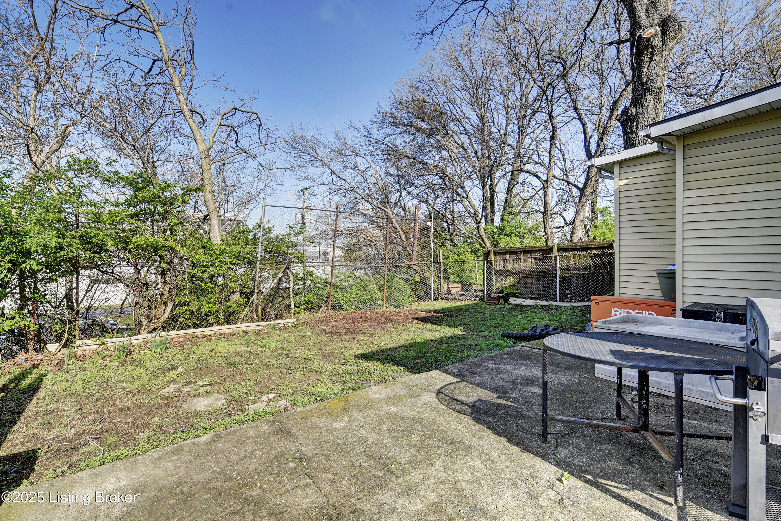 2712 New High St