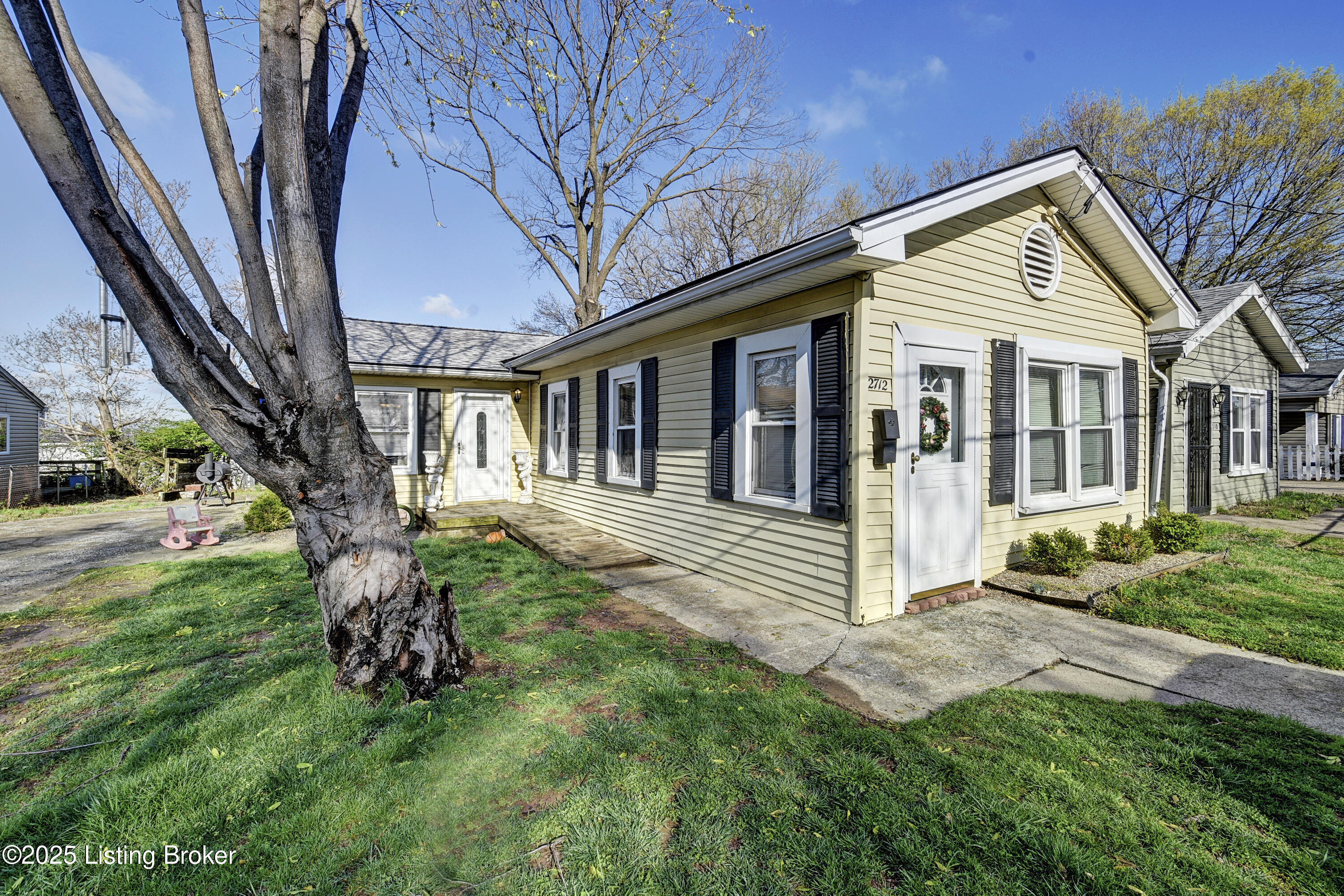 2712 New High St