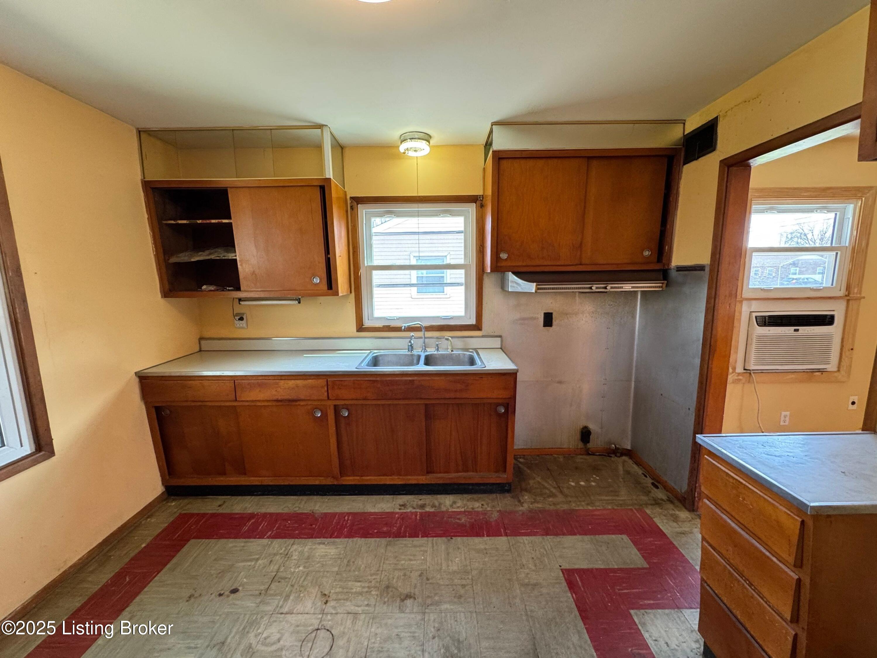 315 E Southside Ct