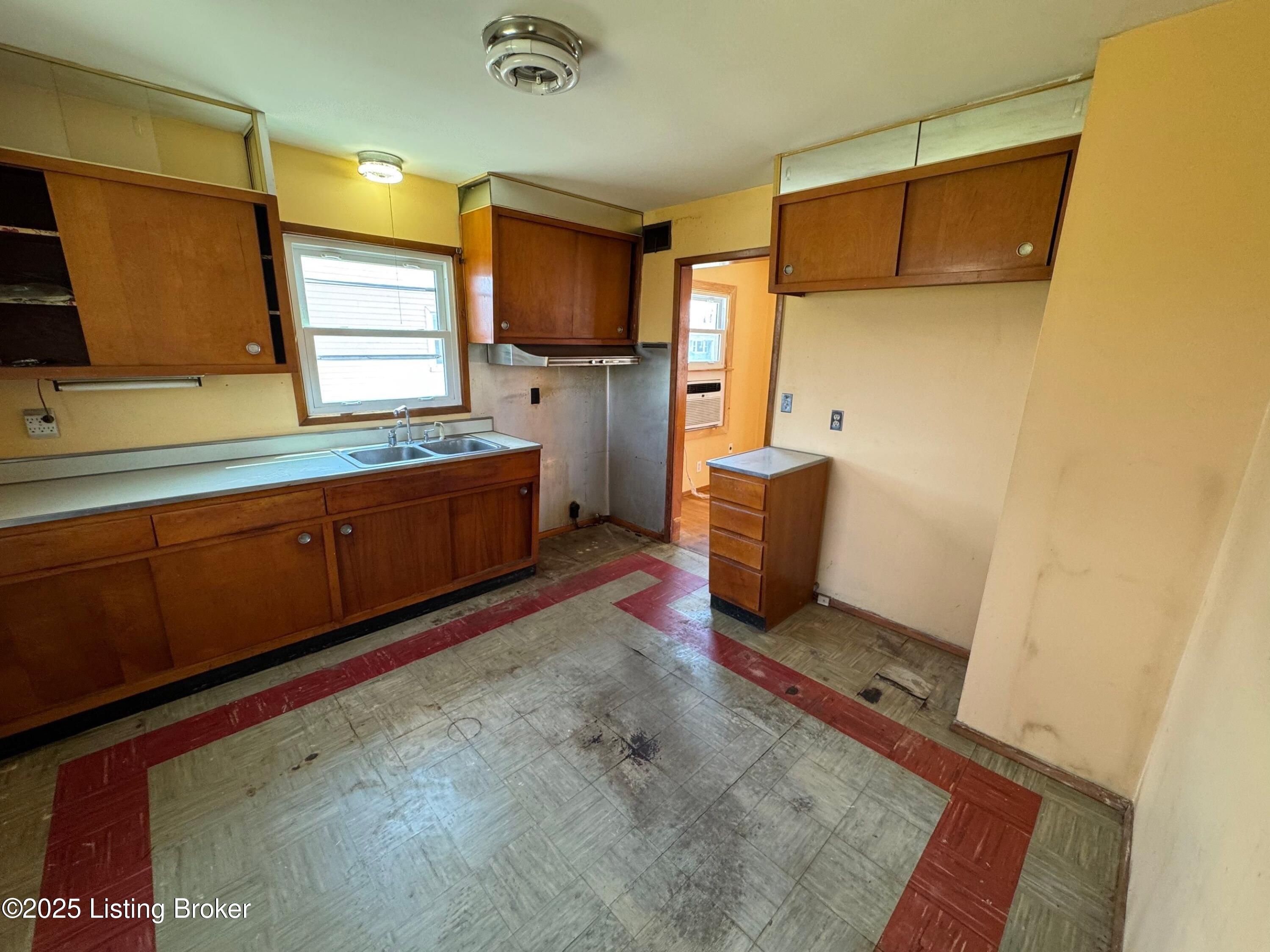 315 E Southside Ct