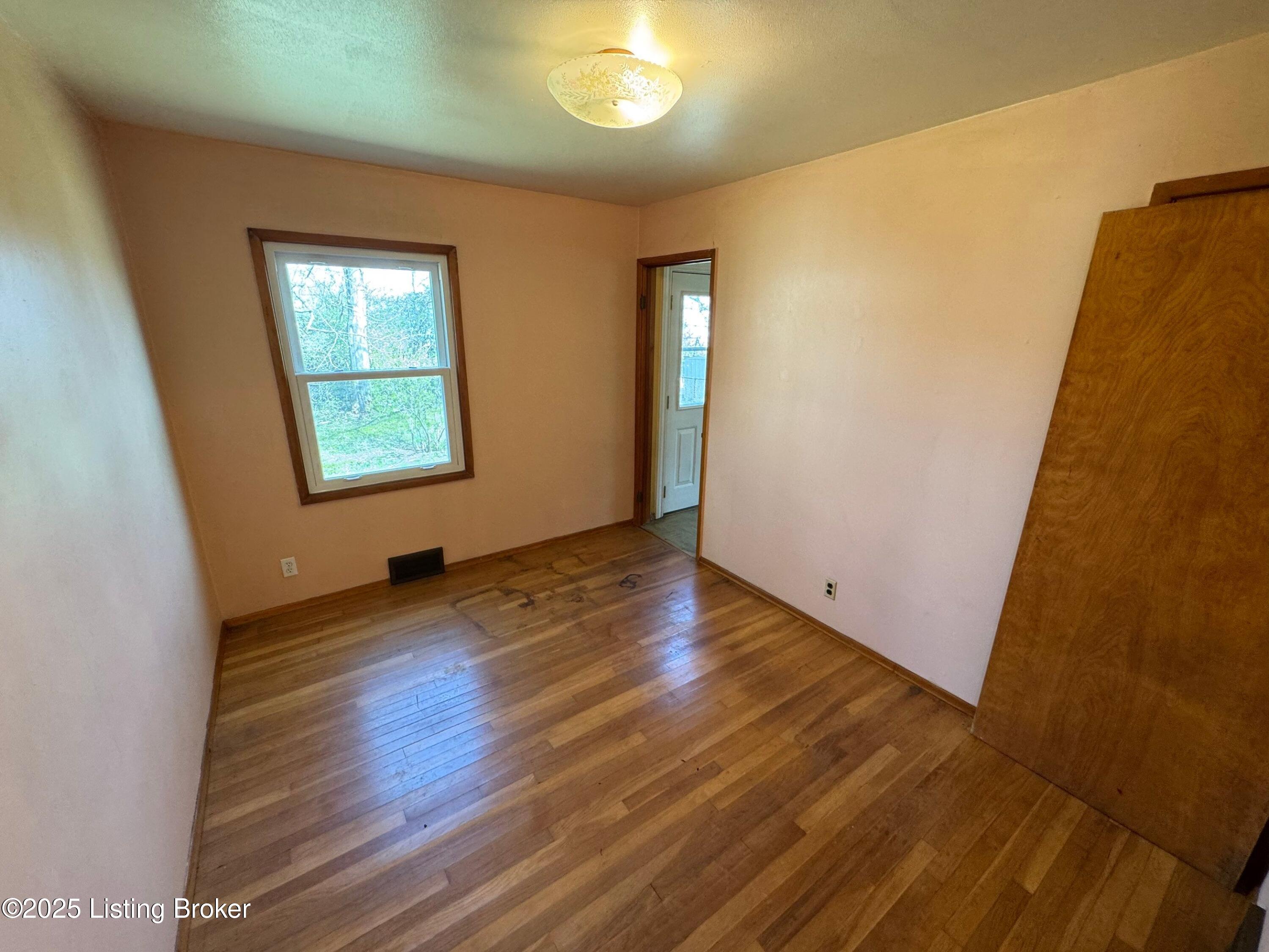 315 E Southside Ct