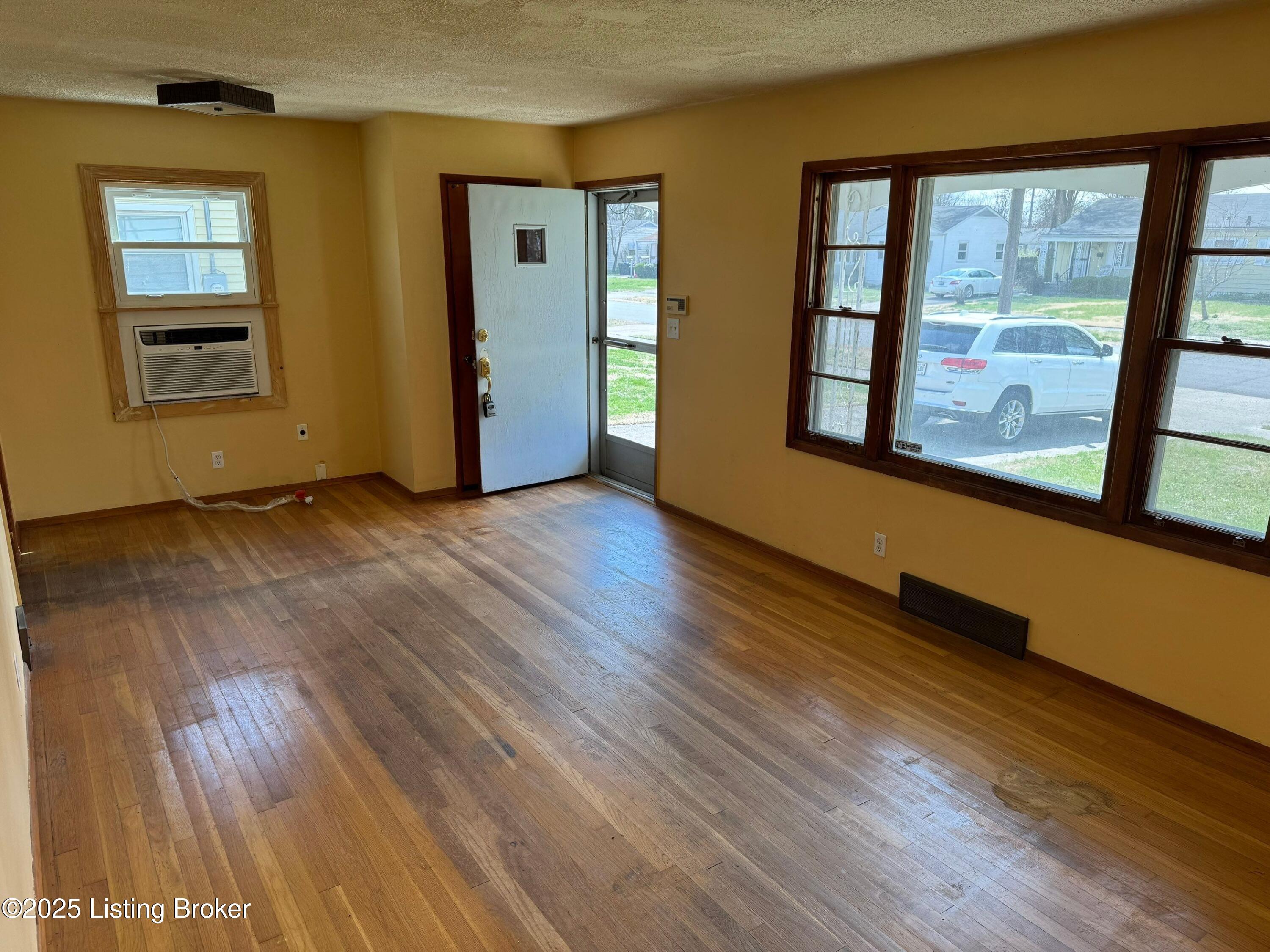 315 E Southside Ct
