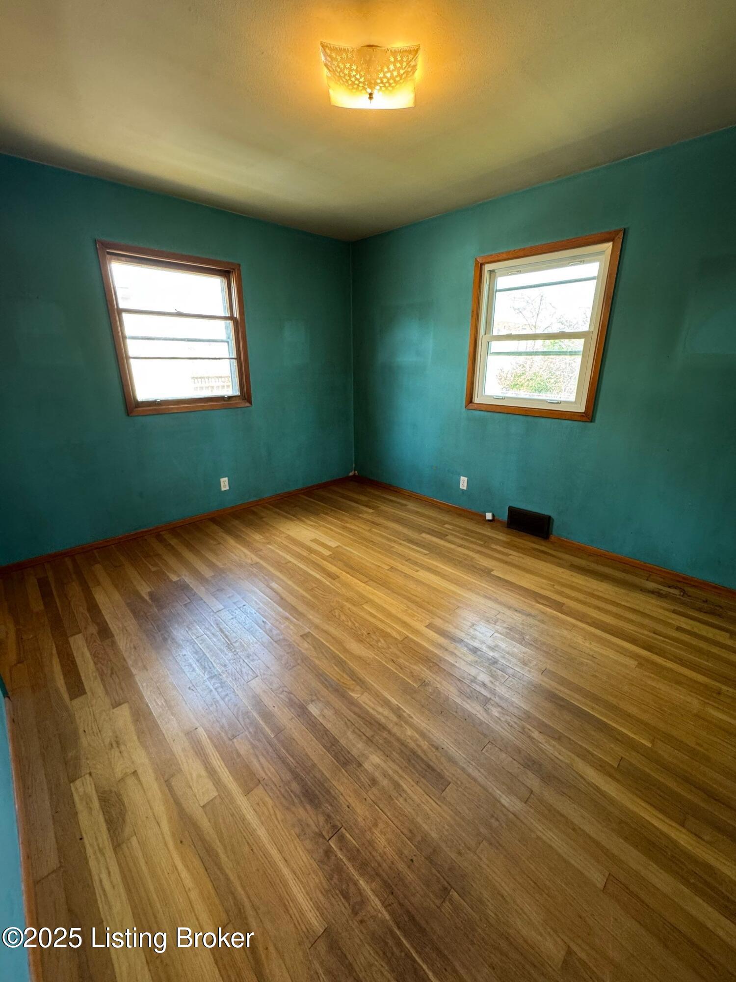 315 E Southside Ct