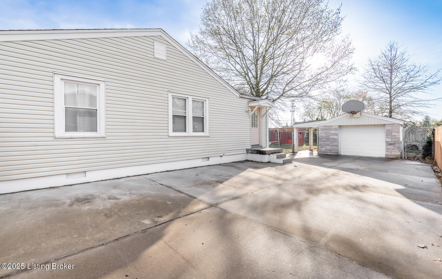 10311 La Plaza Dr