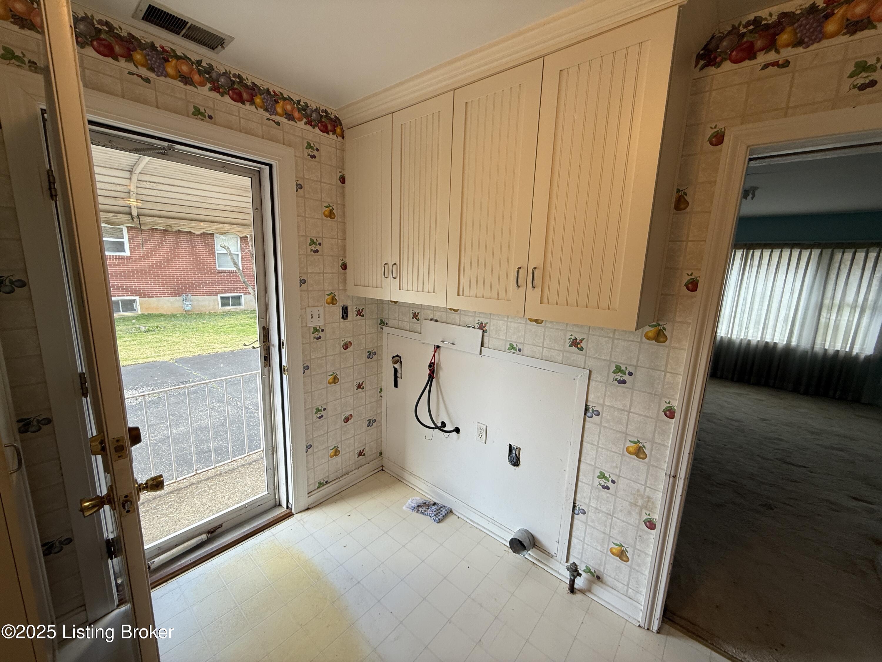 5427 Southview Dr
