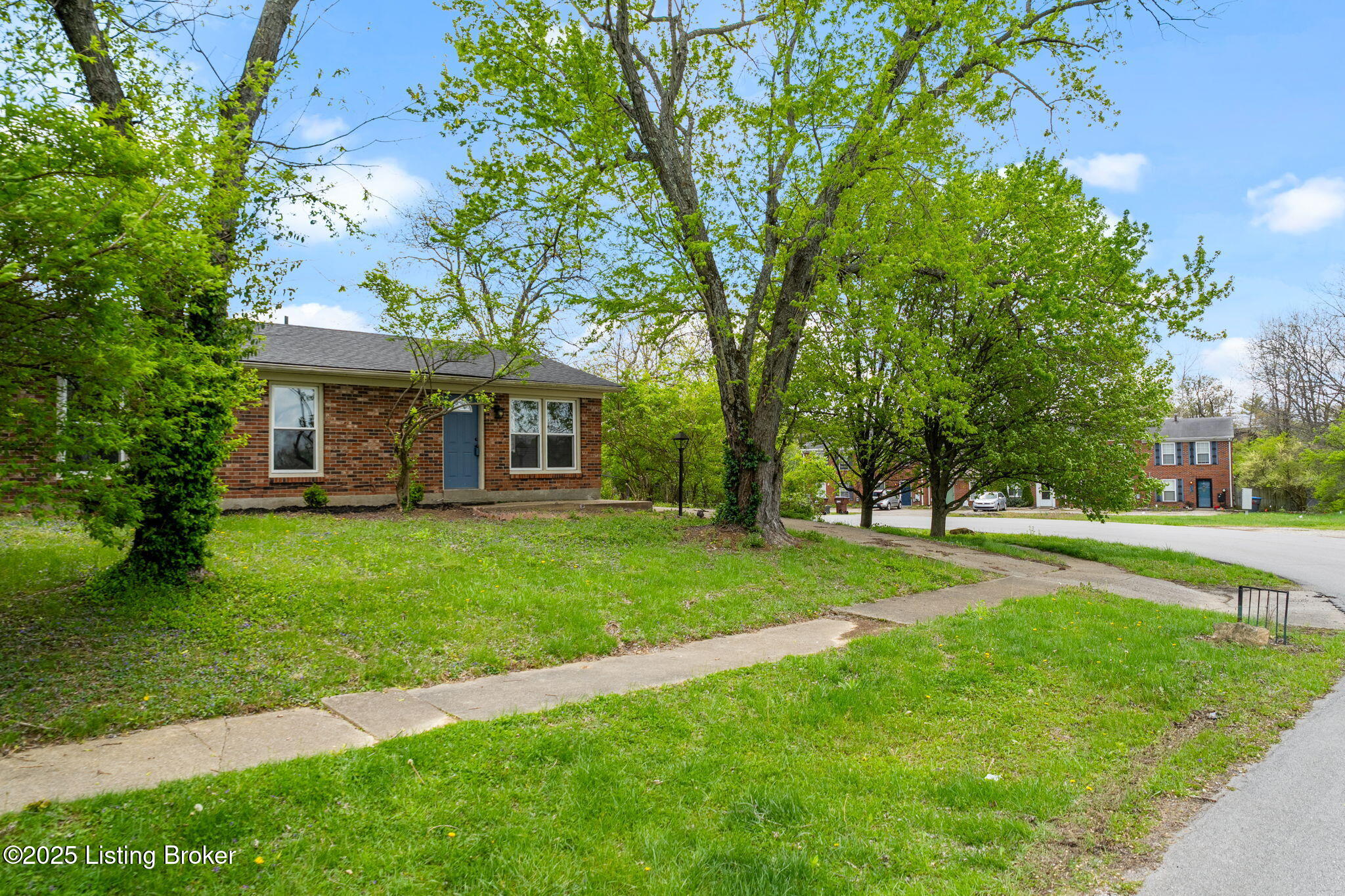 6919 Holly Lake Dr