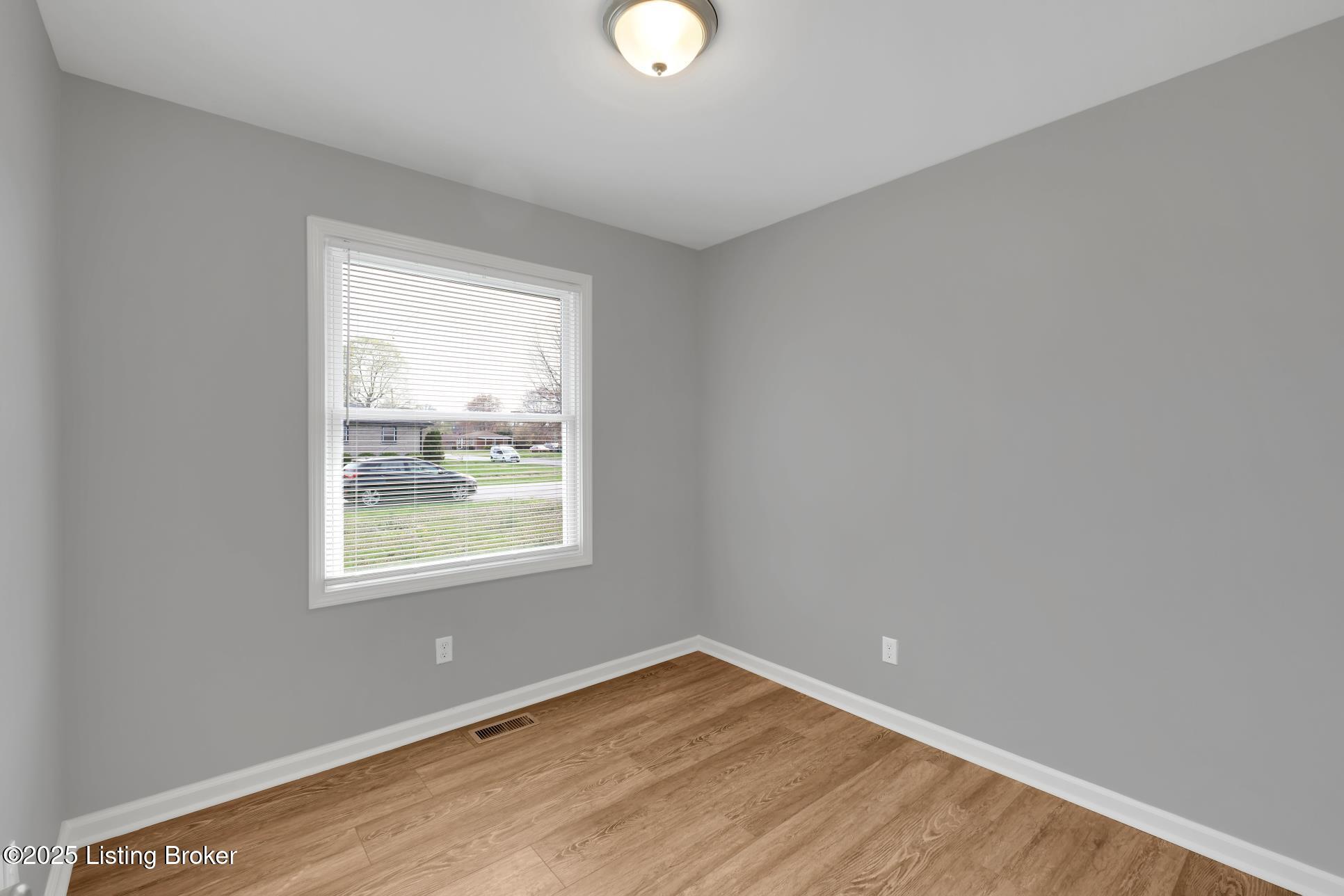 3017 Bitten Ln