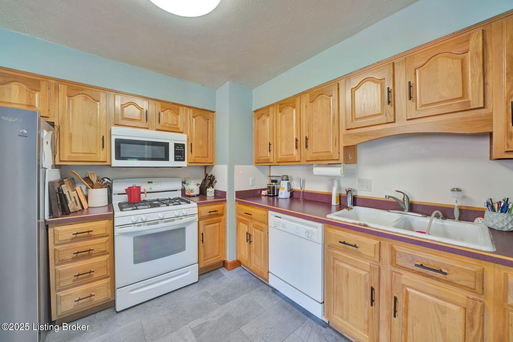 5702 Elmer Ln