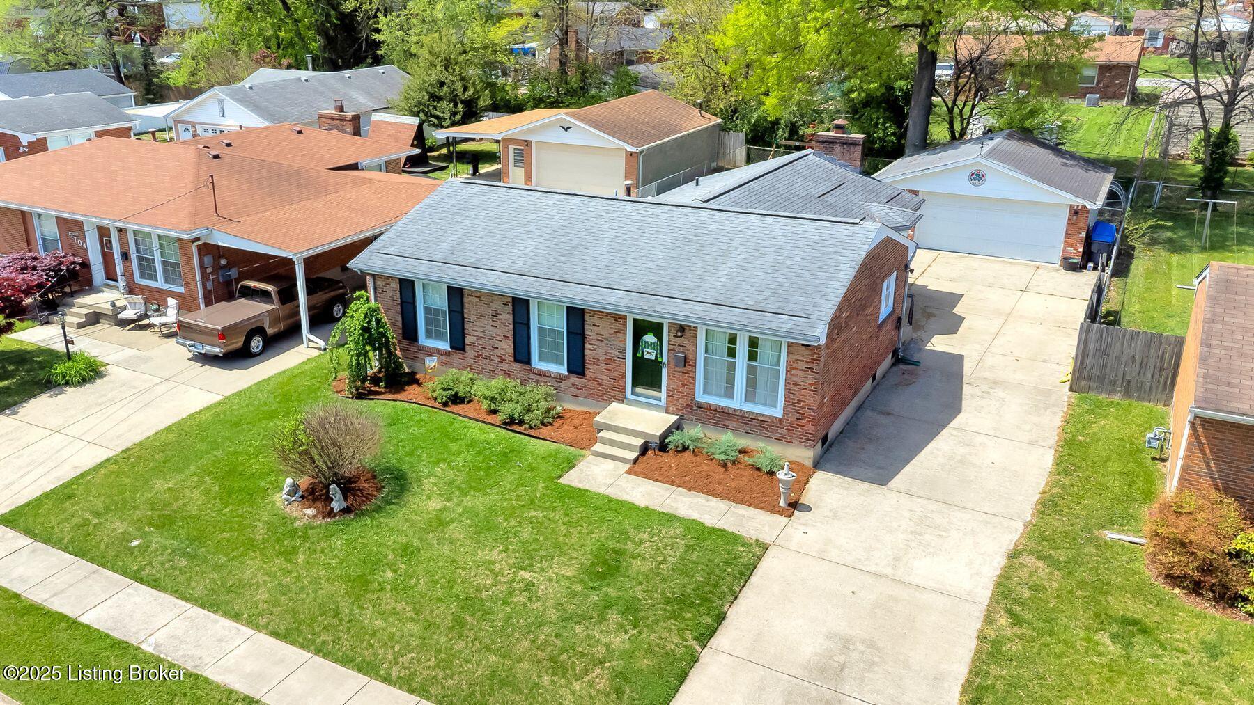 5702 Elmer Ln