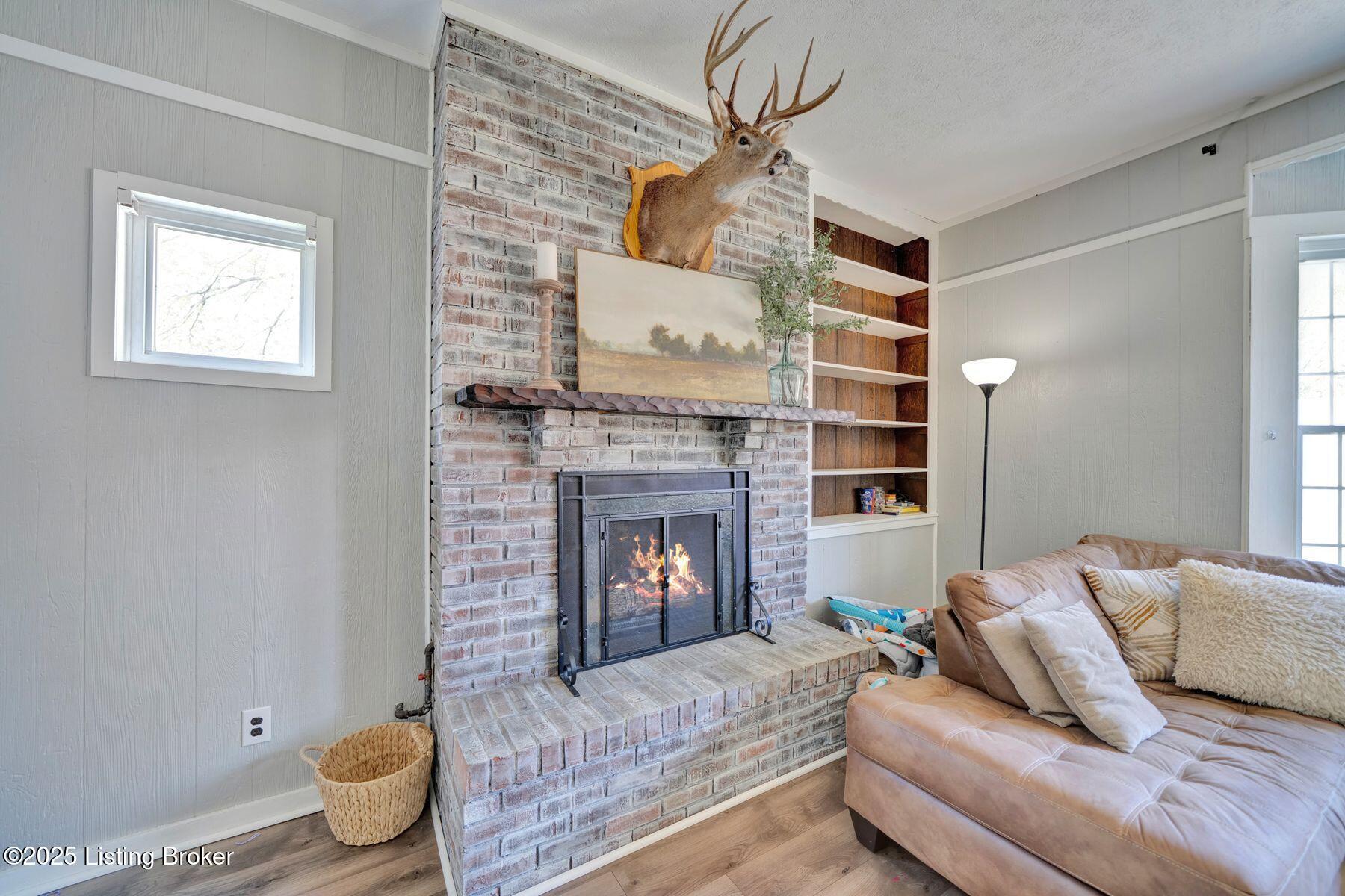 5702 Elmer Ln