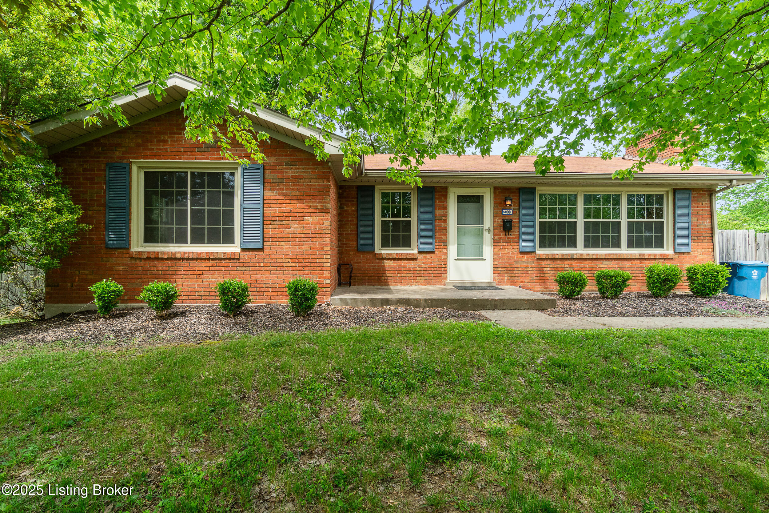 5811 Hornbeam Ln