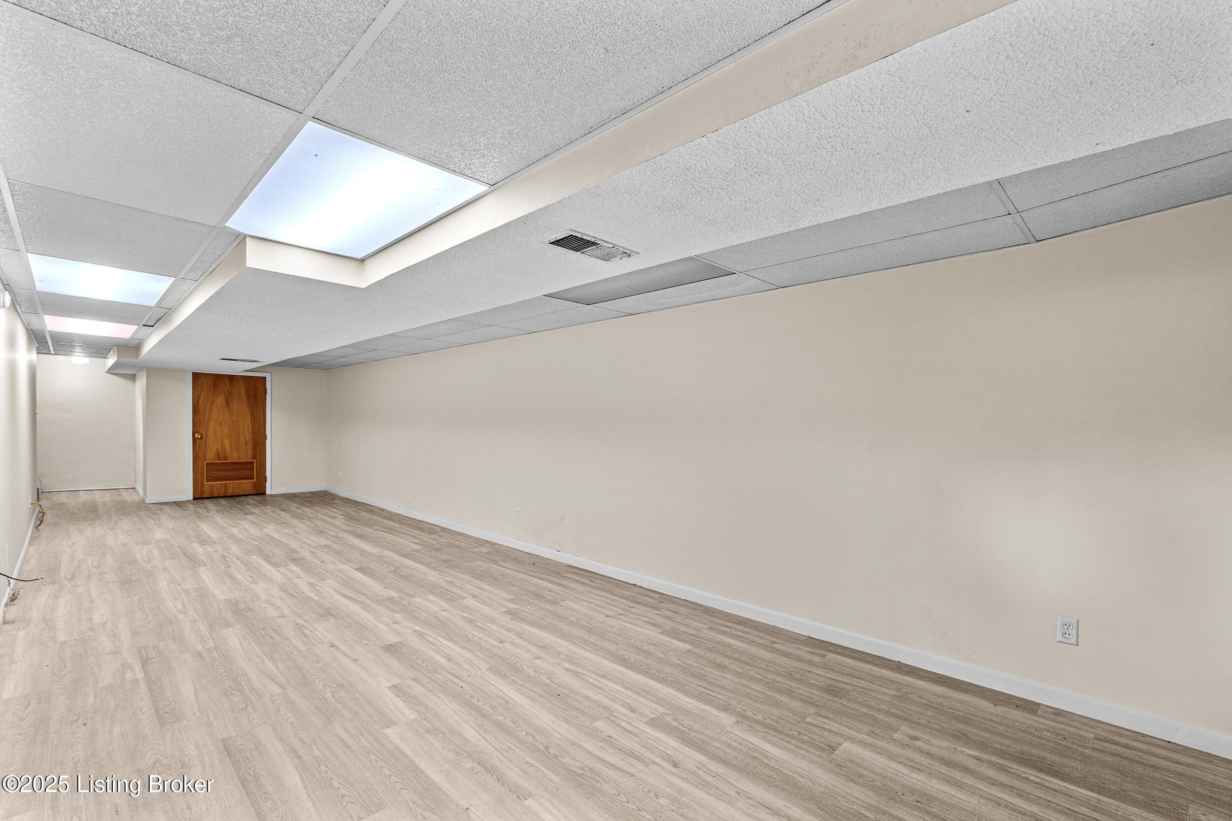 5811 Hornbeam Ln