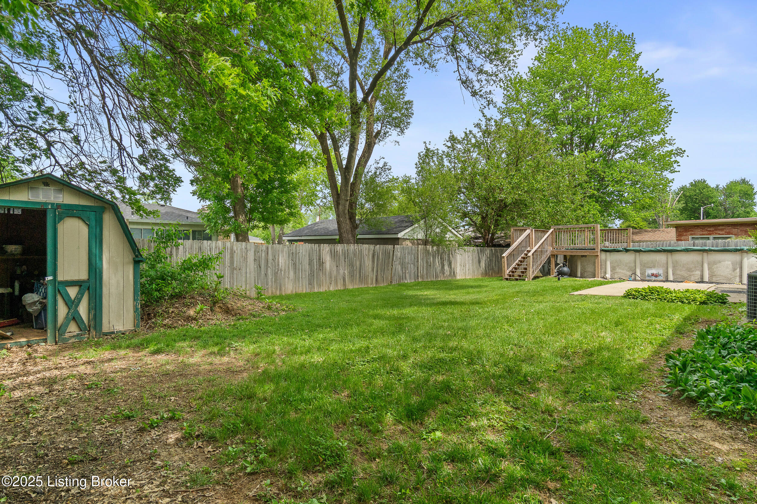 5811 Hornbeam Ln