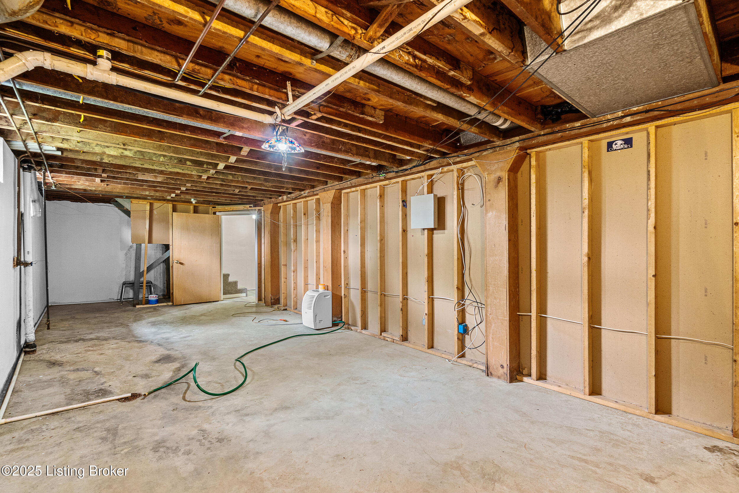 5811 Hornbeam Ln