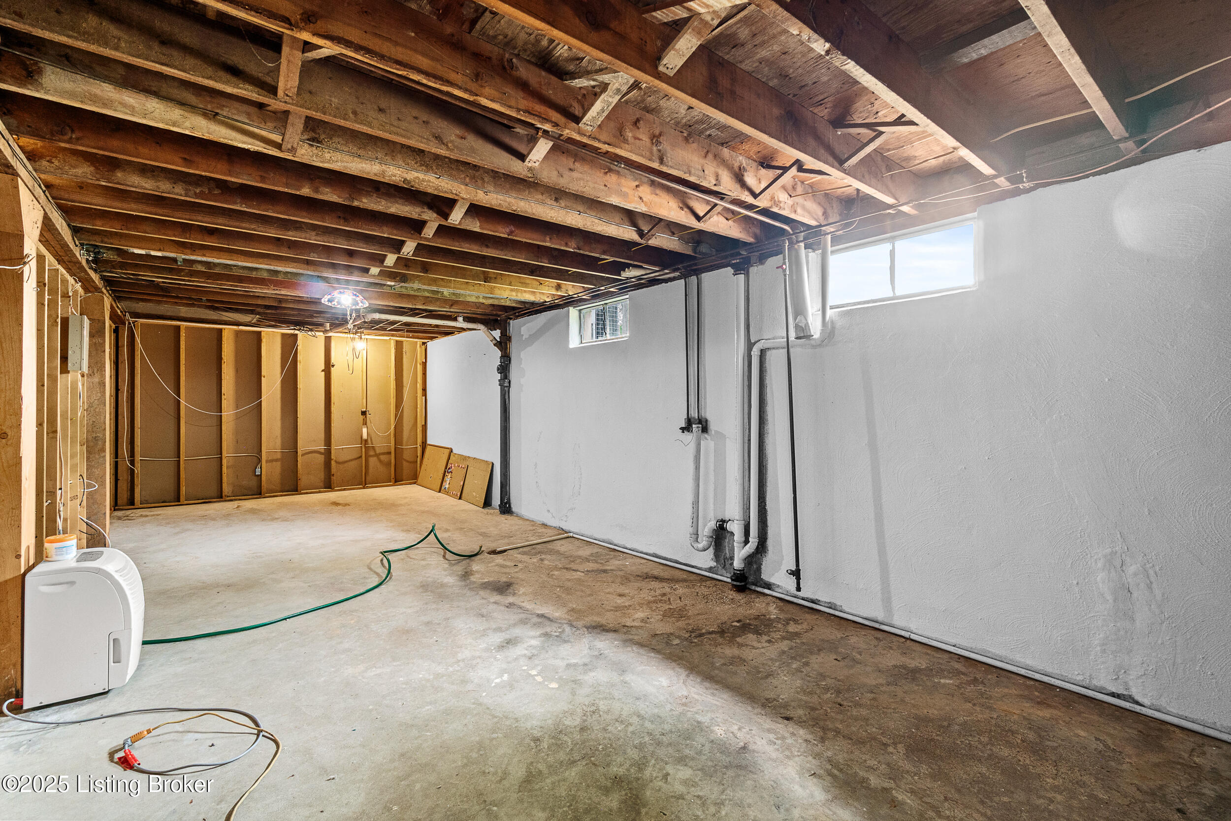 5811 Hornbeam Ln