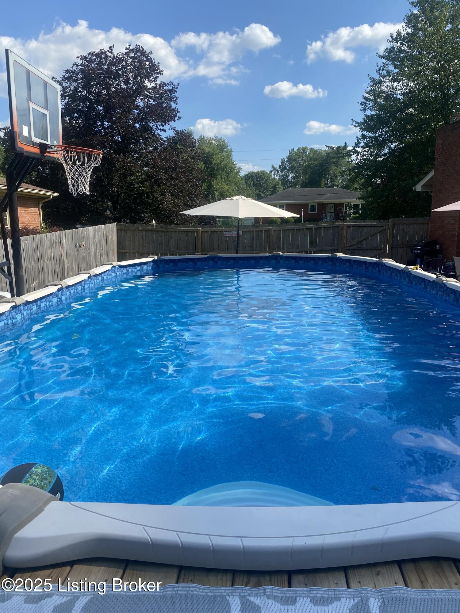 5811 Hornbeam Ln