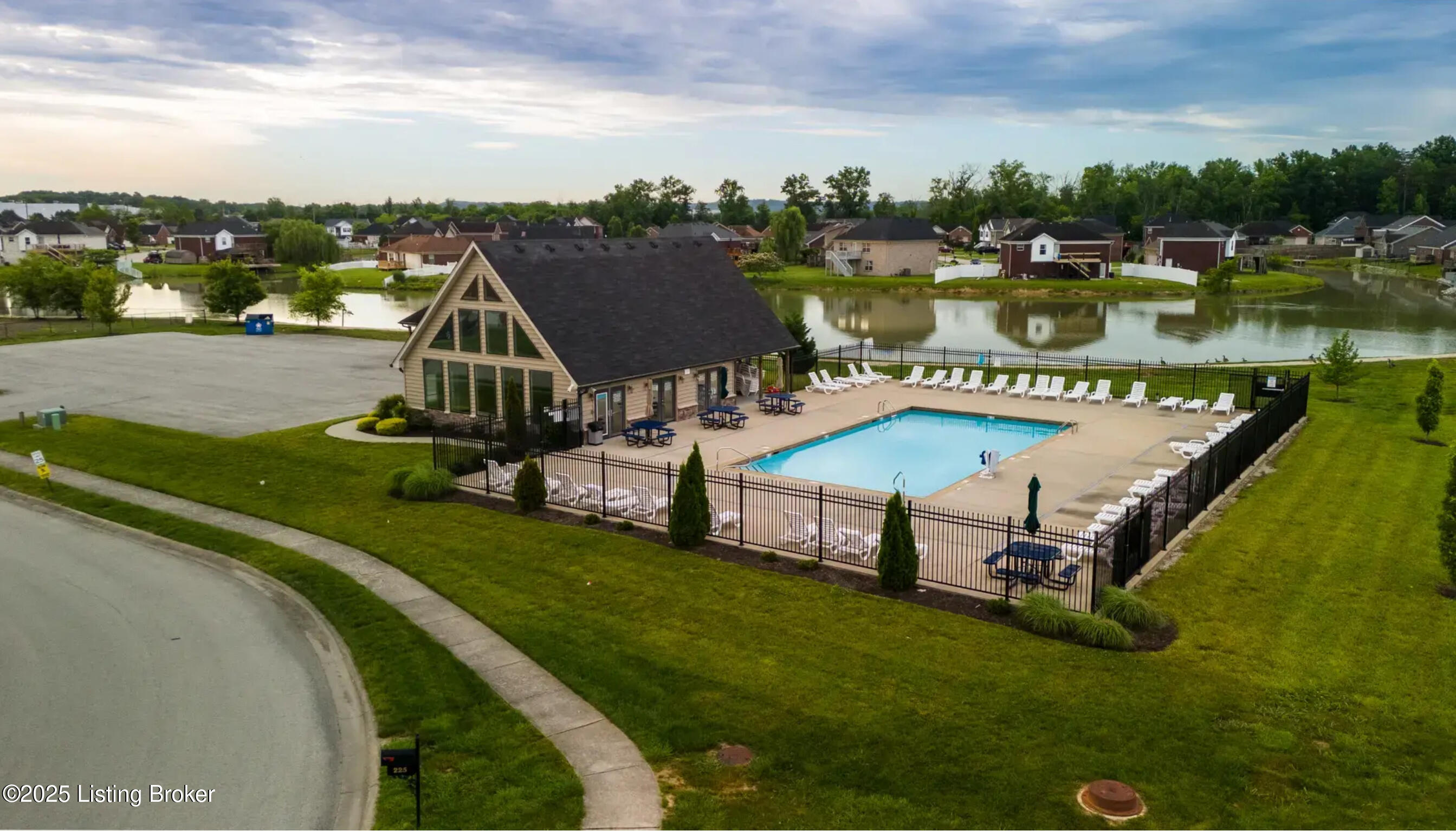103 Goldeneye Ct