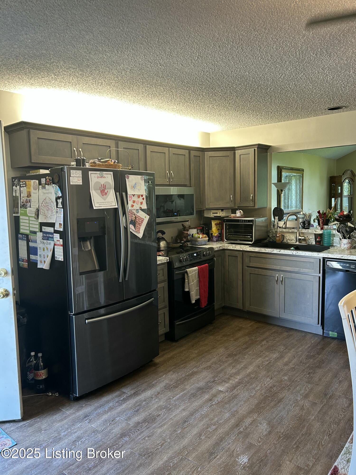 4901 Valley Station Rd