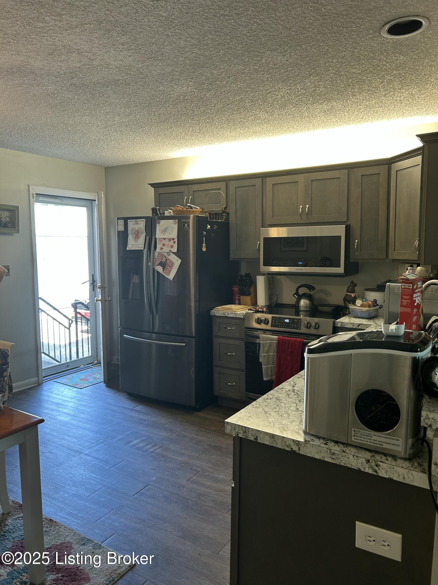4901 Valley Station Rd