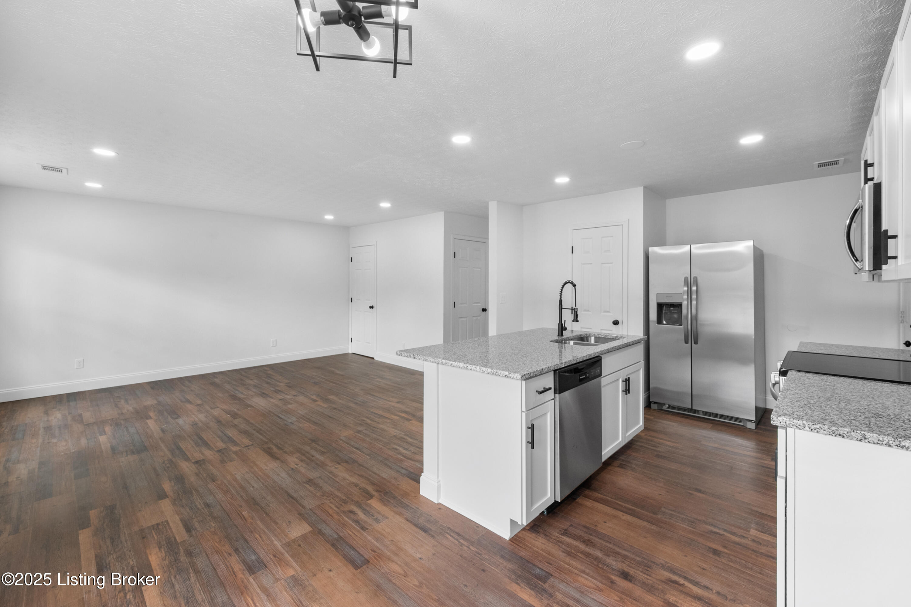 8807 Bost Ln