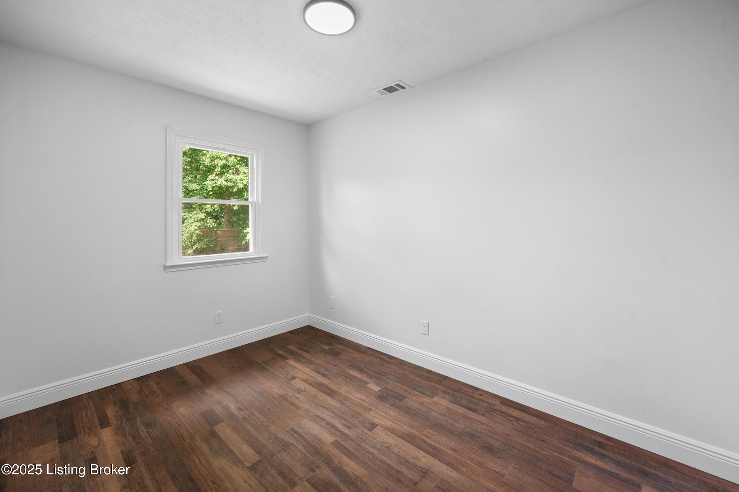 8807 Bost Ln