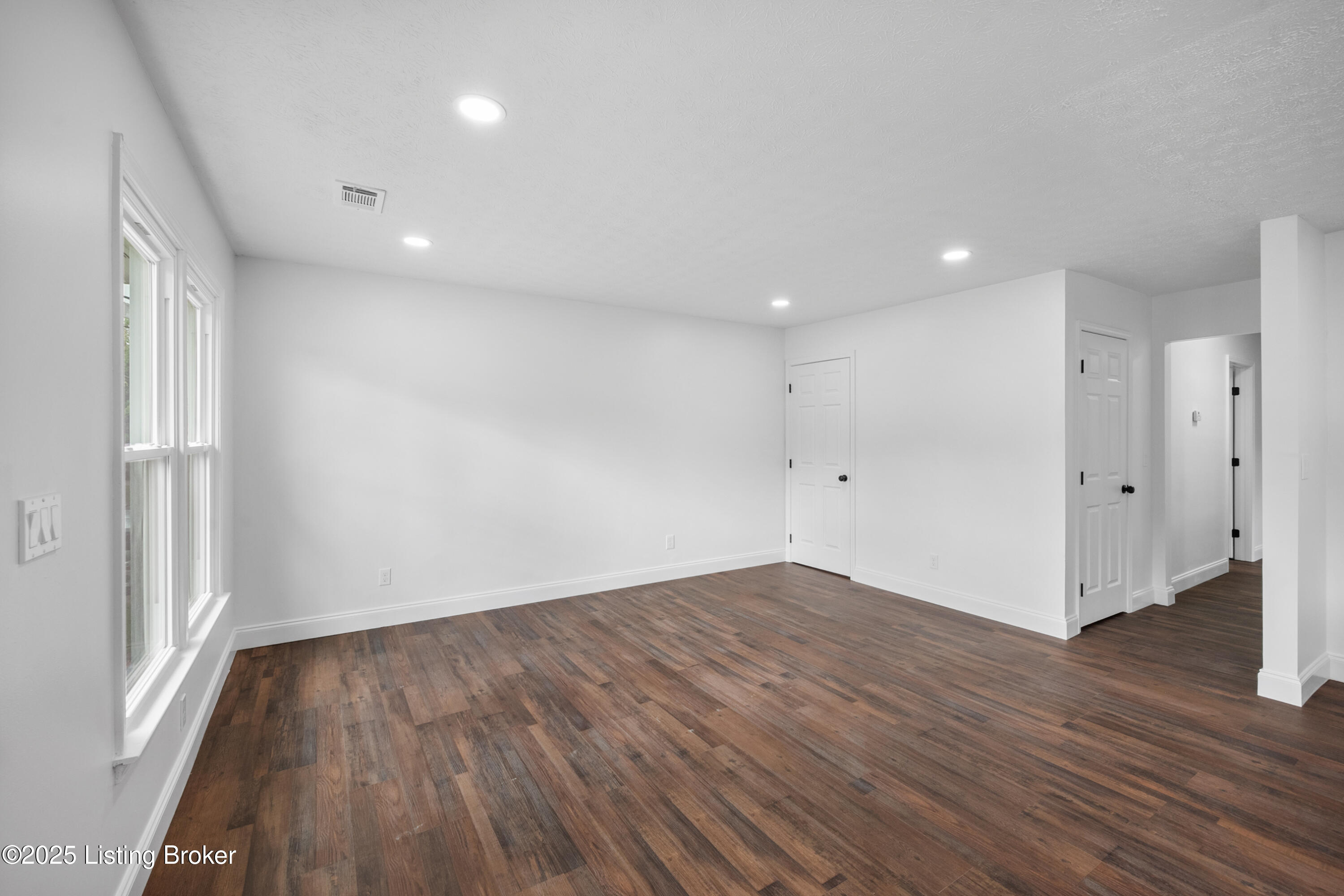 8807 Bost Ln