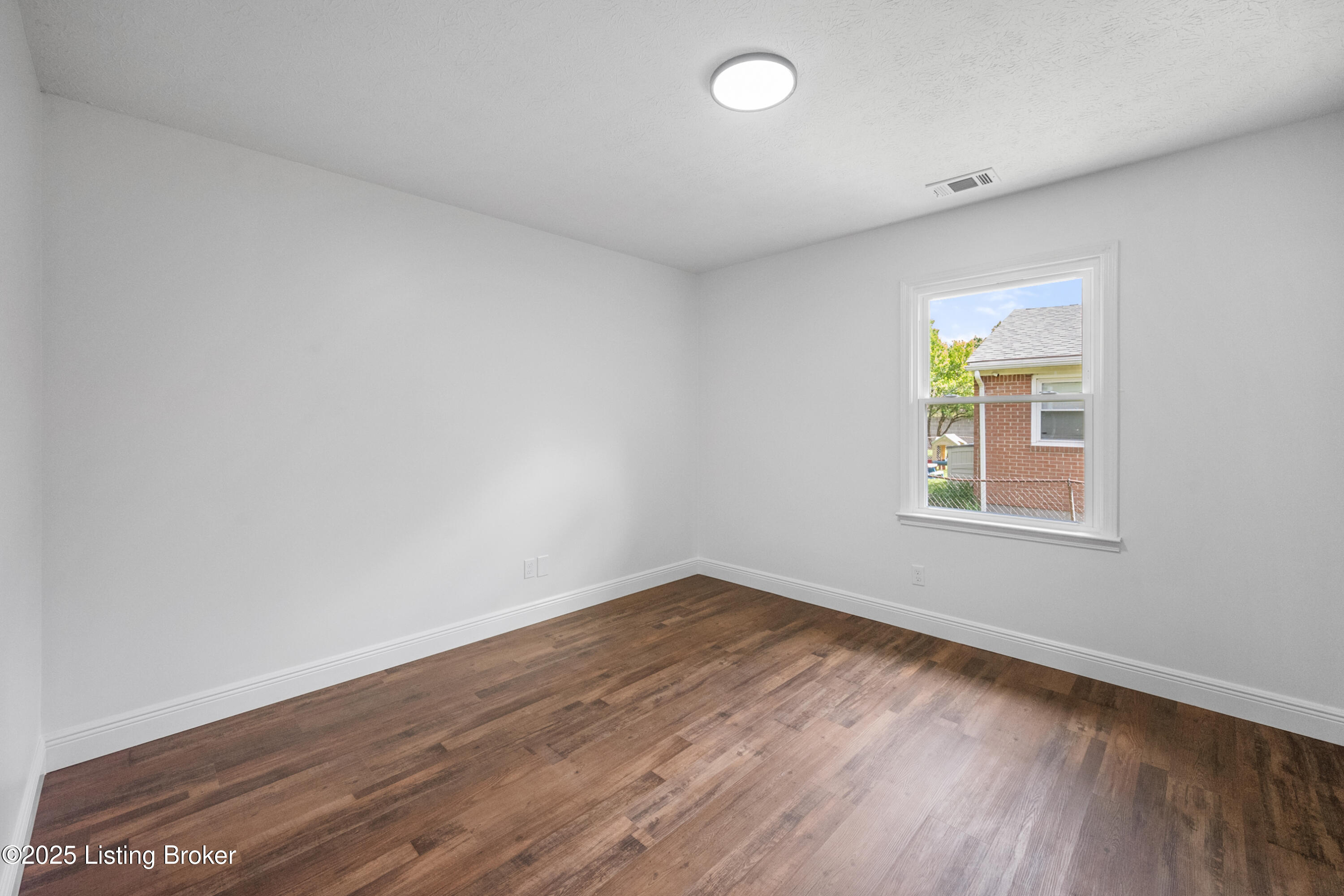 8807 Bost Ln