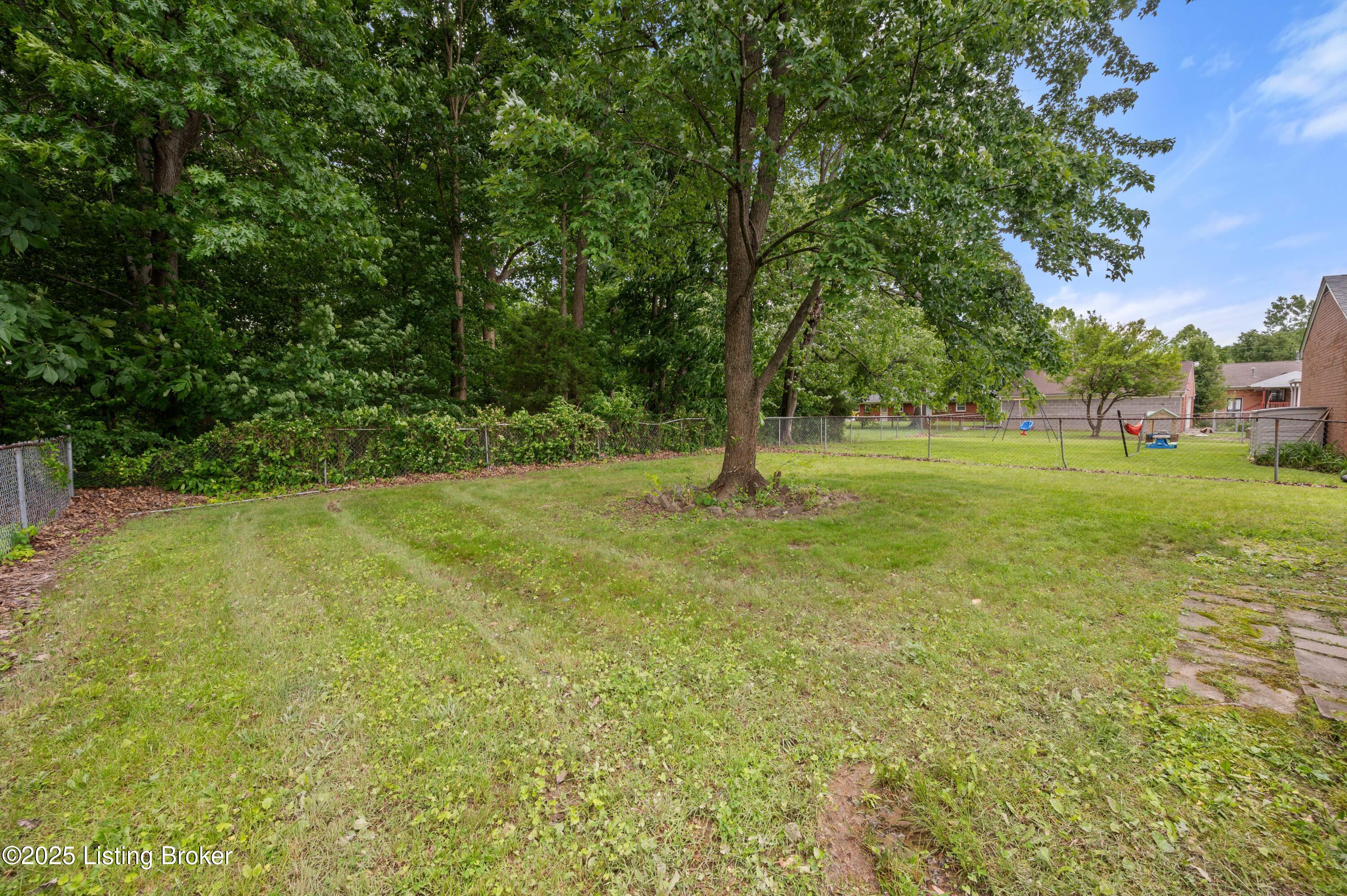 8807 Bost Ln