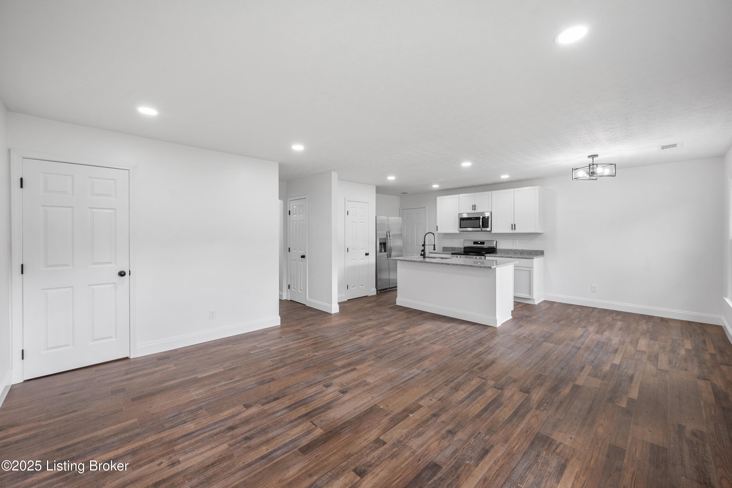 8807 Bost Ln