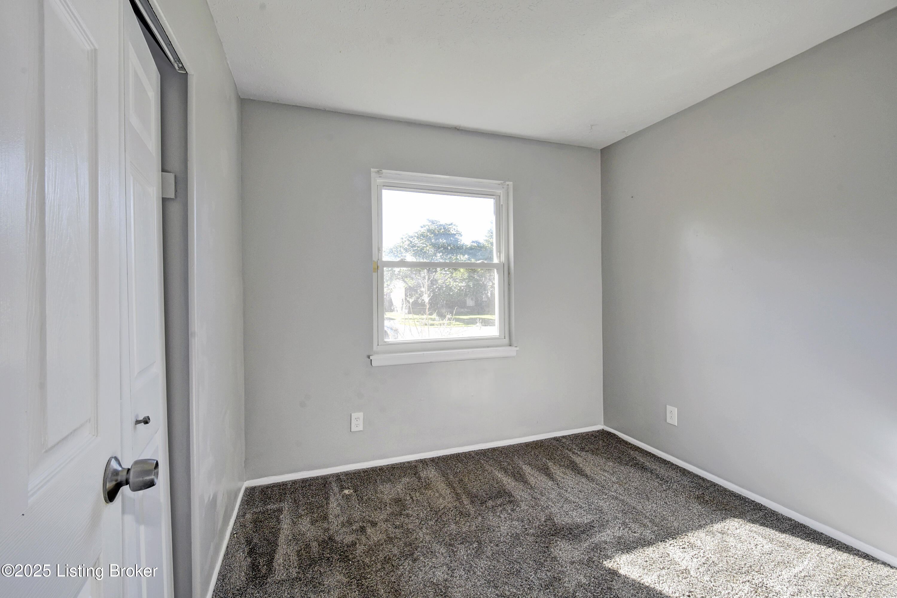 5808 Crockett Dr