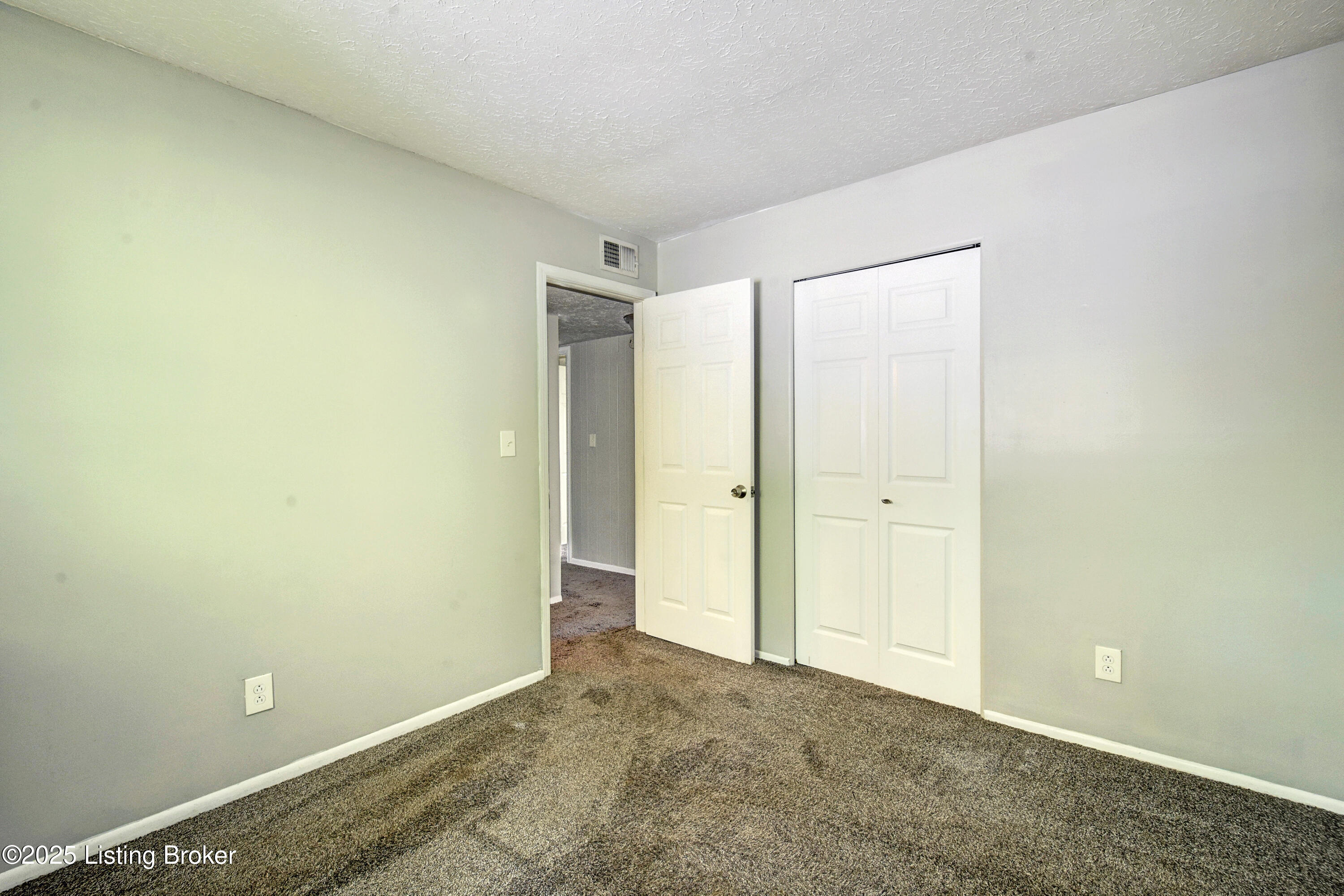 5808 Crockett Dr
