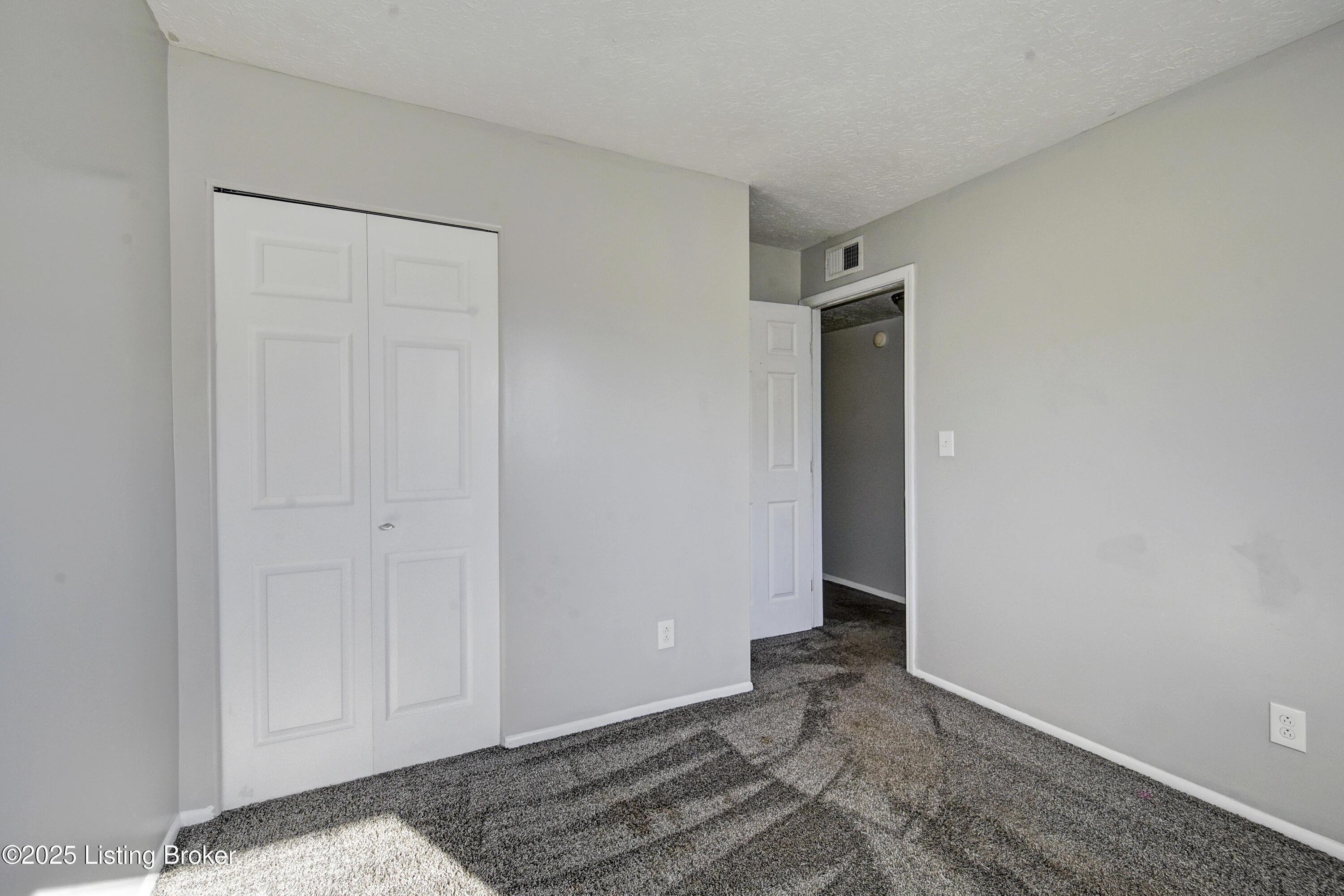5808 Crockett Dr
