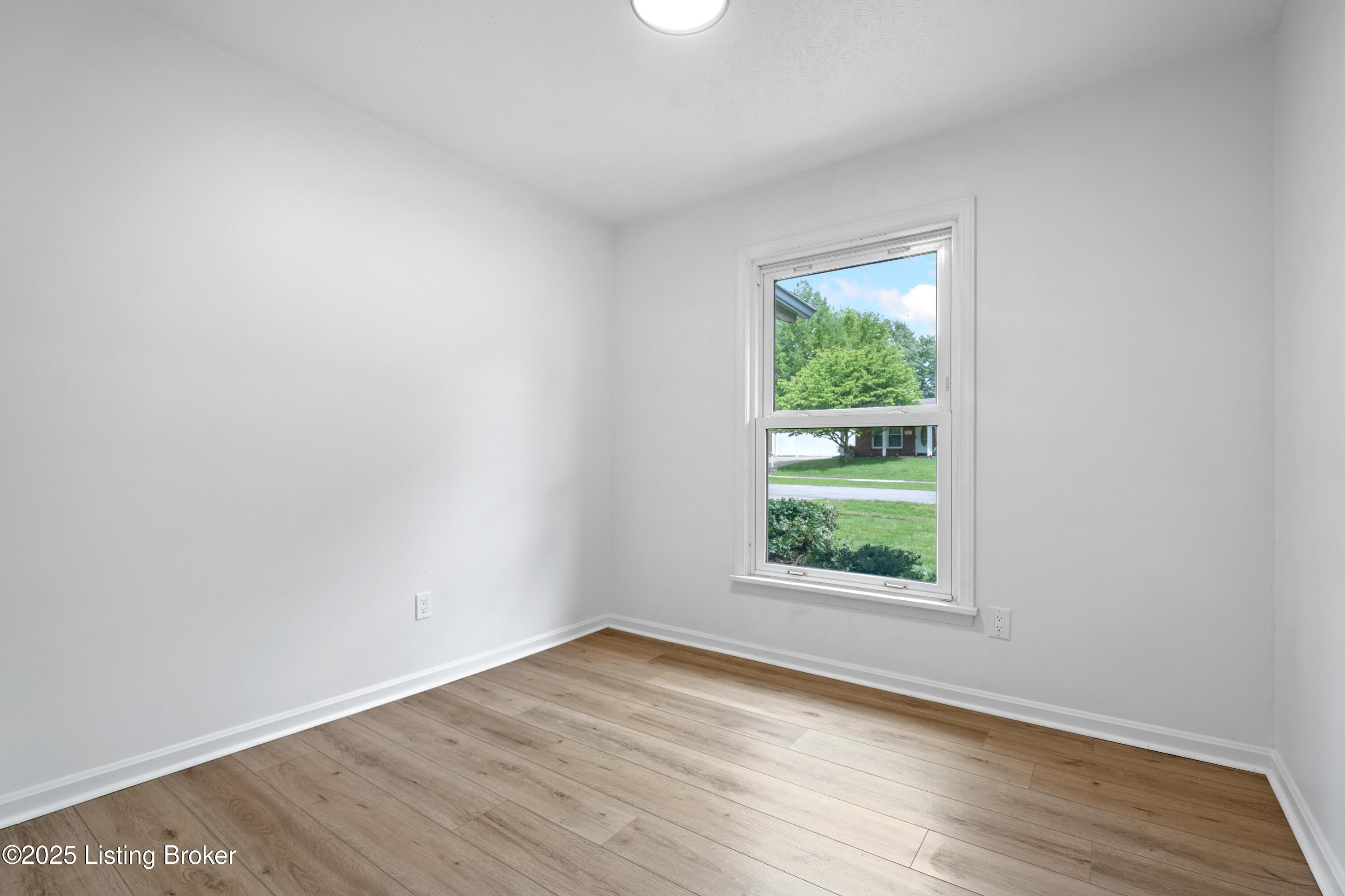 11100 Albion Dr