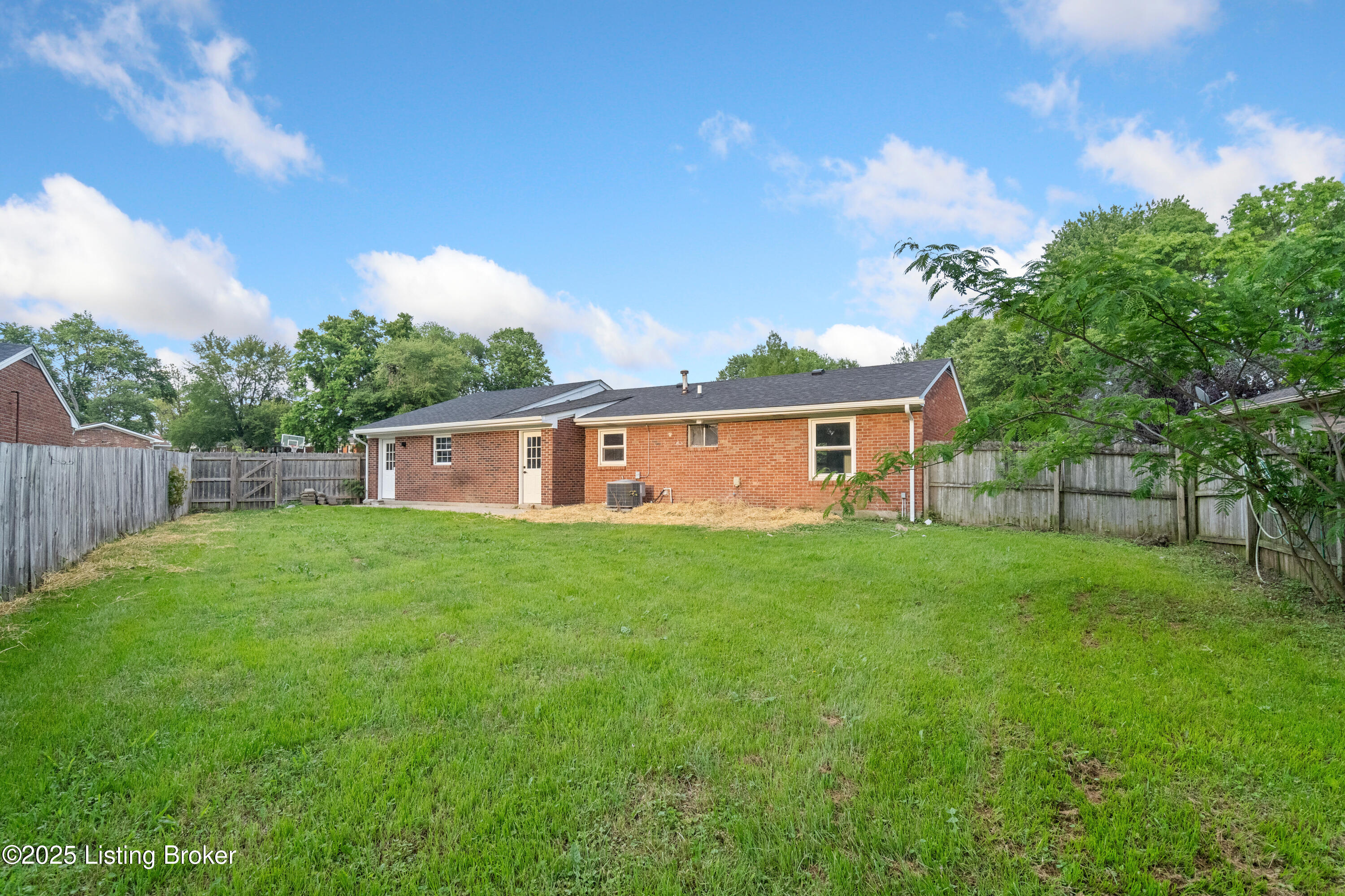 11100 Albion Dr
