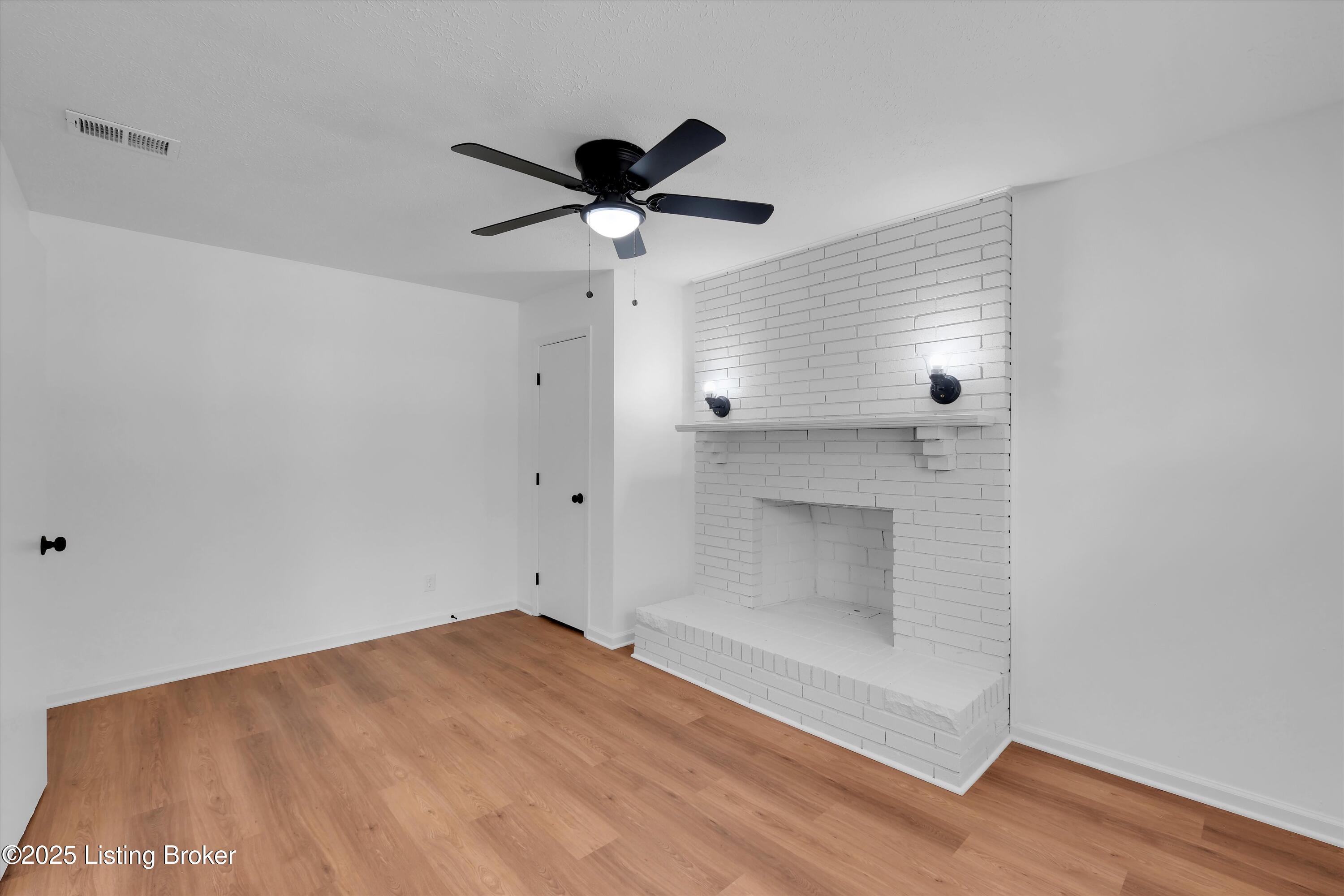 7117 Rainbow Dr