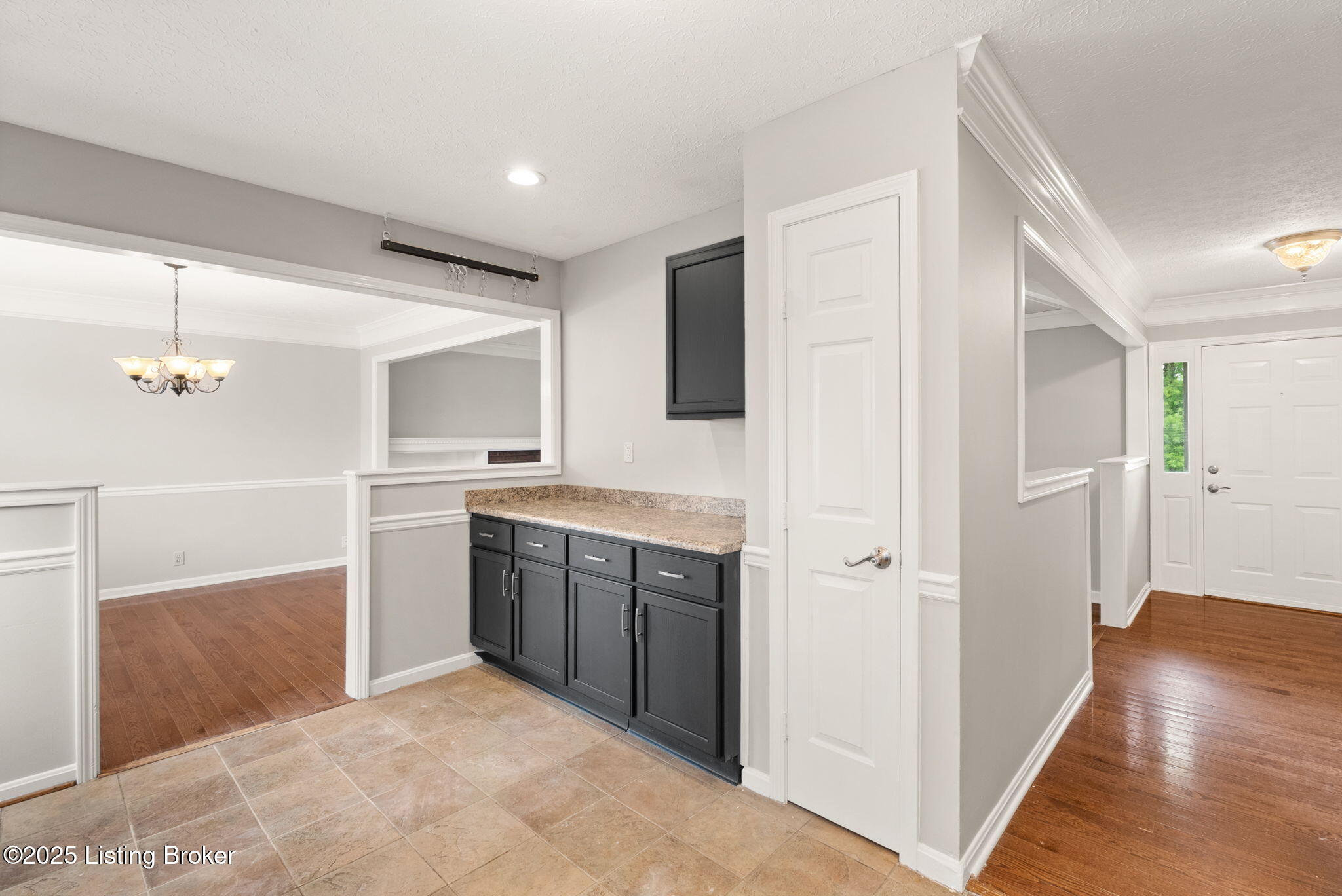 12409 Ledges Dr