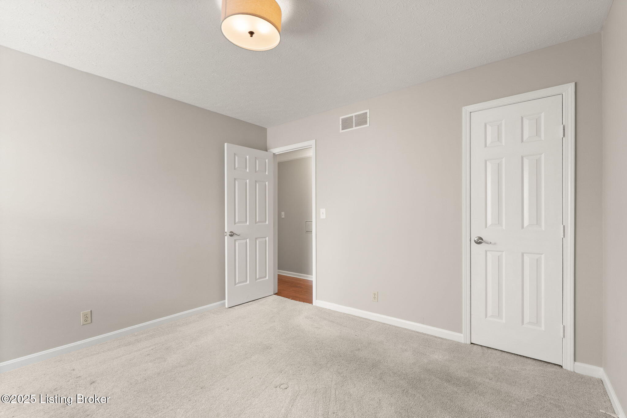 12409 Ledges Dr