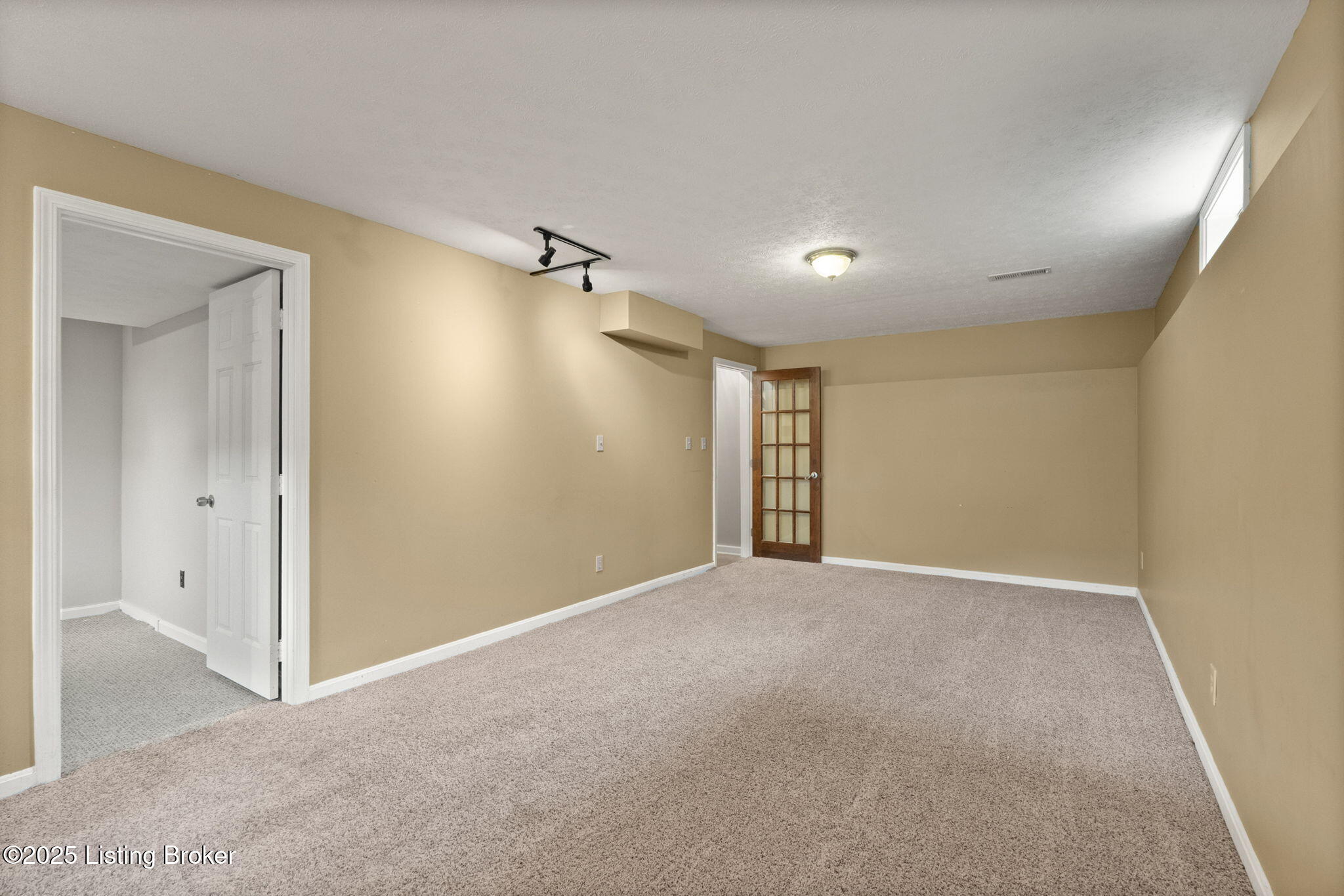 12409 Ledges Dr