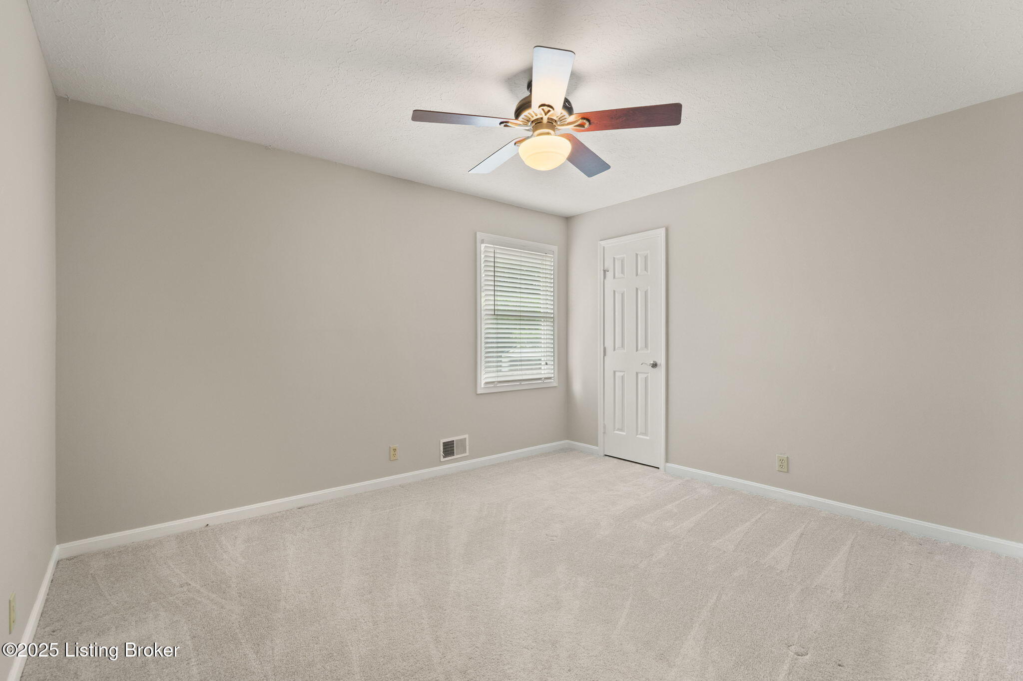 12409 Ledges Dr