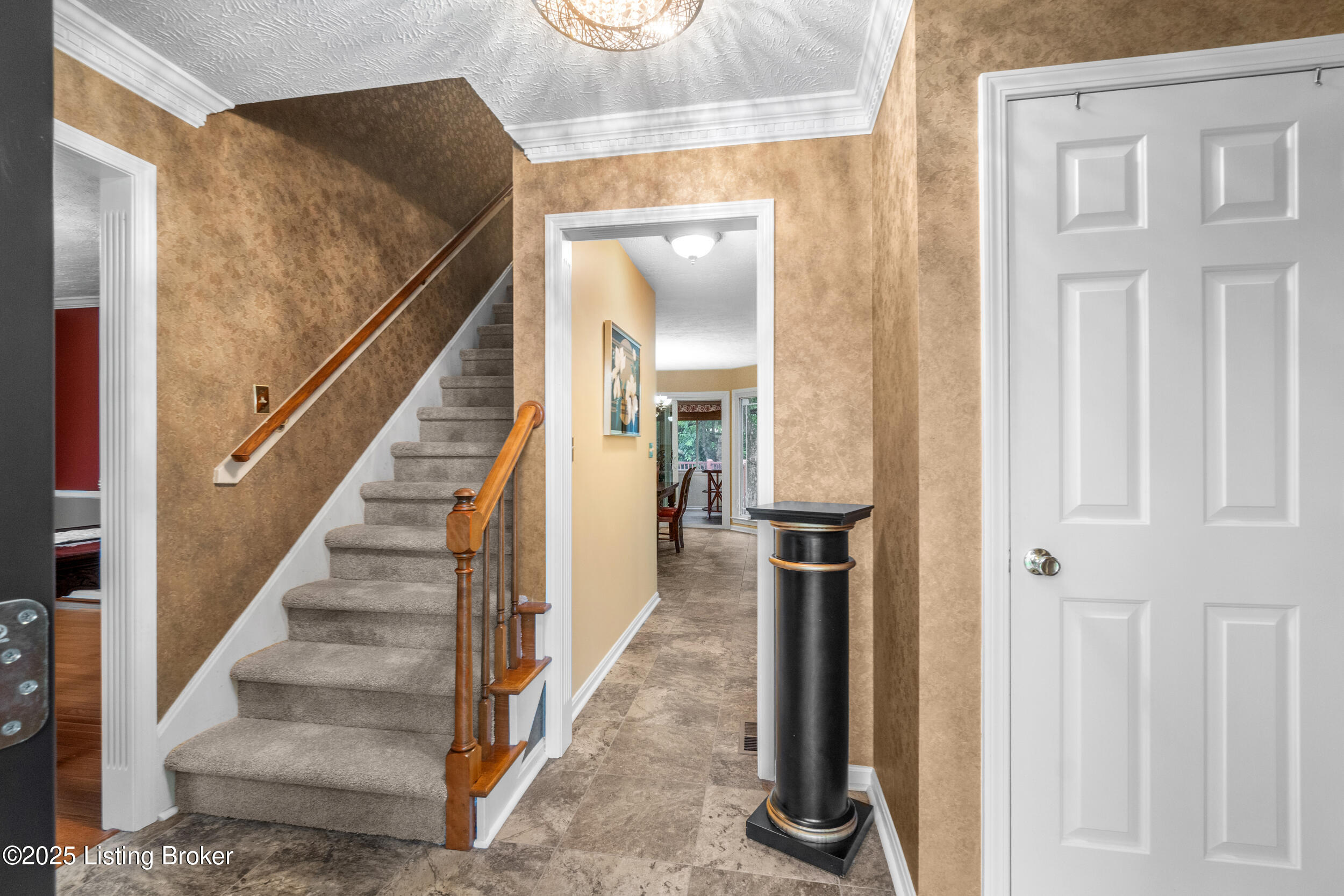8212 Thornwood Rd