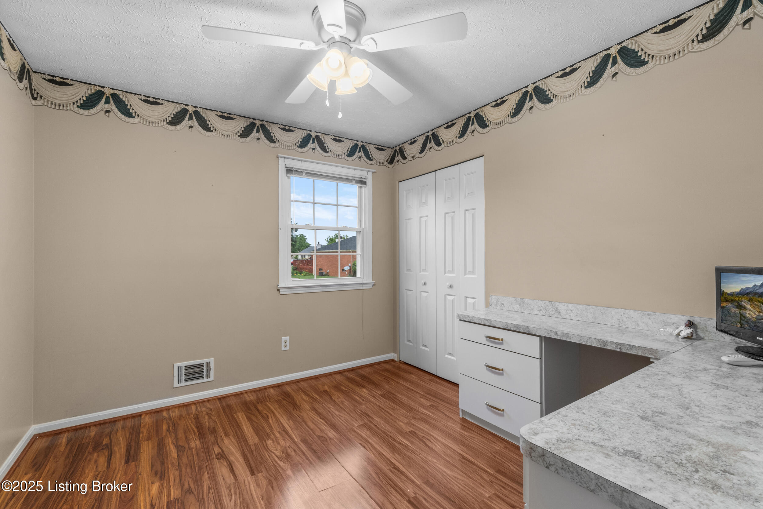 8212 Thornwood Rd