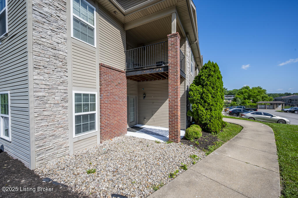 7311 St Andrews Wood Cir, 108