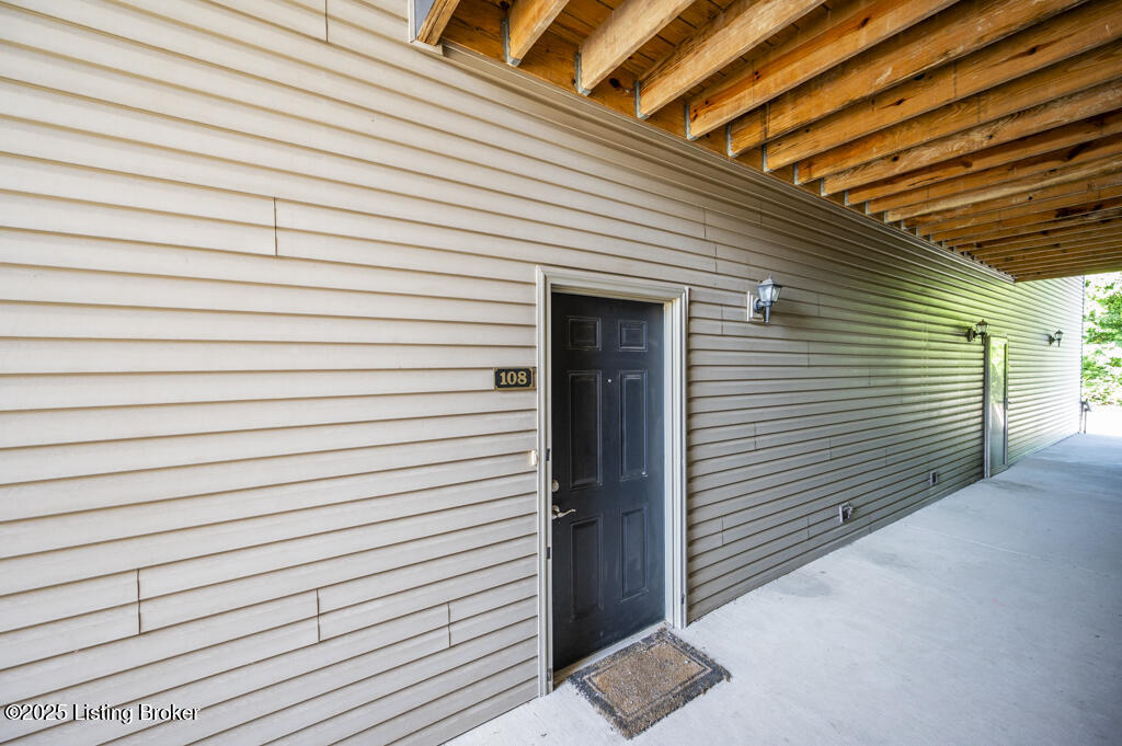 7311 St Andrews Wood Cir, 108