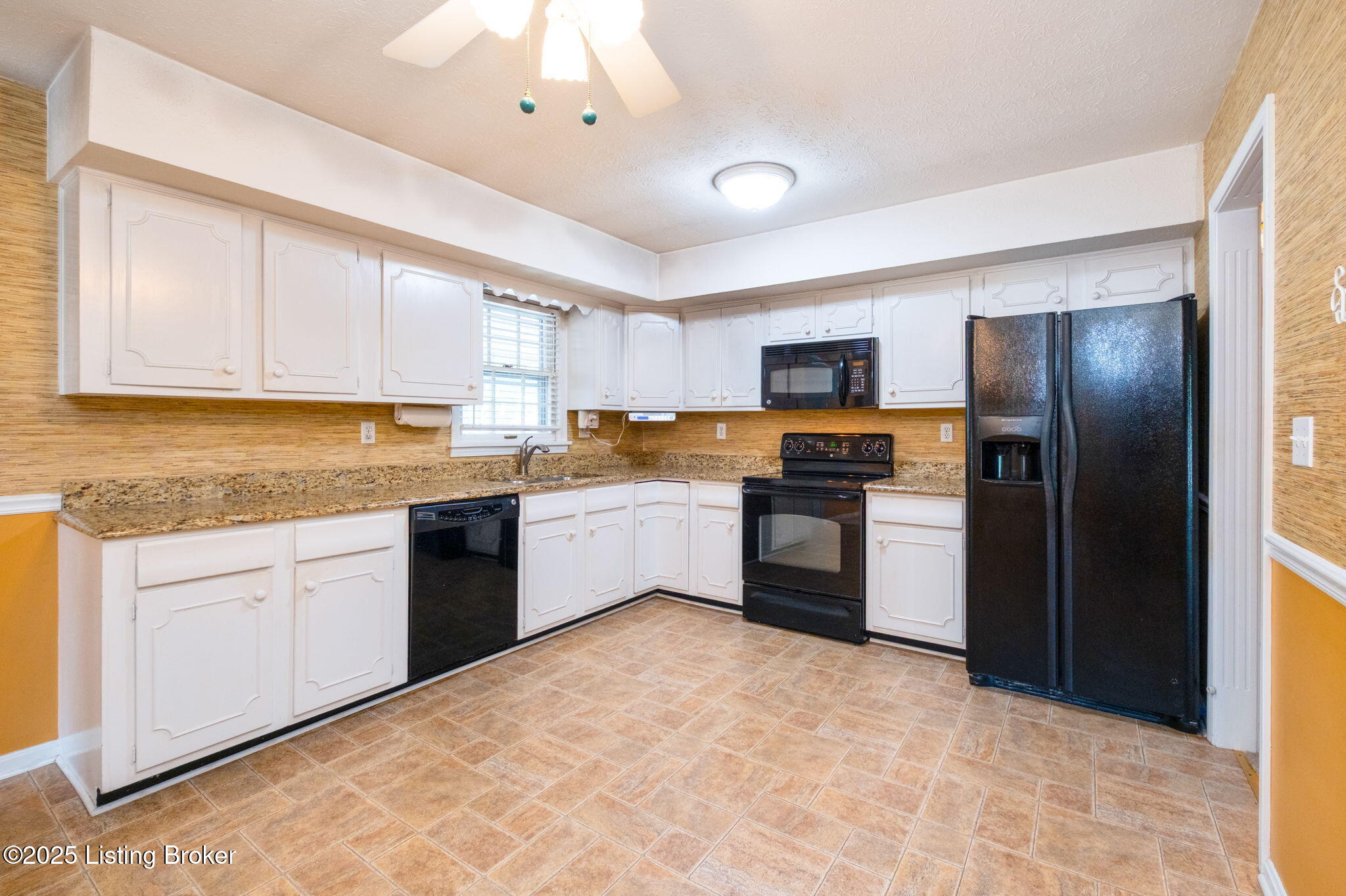 8014 Annella Way
