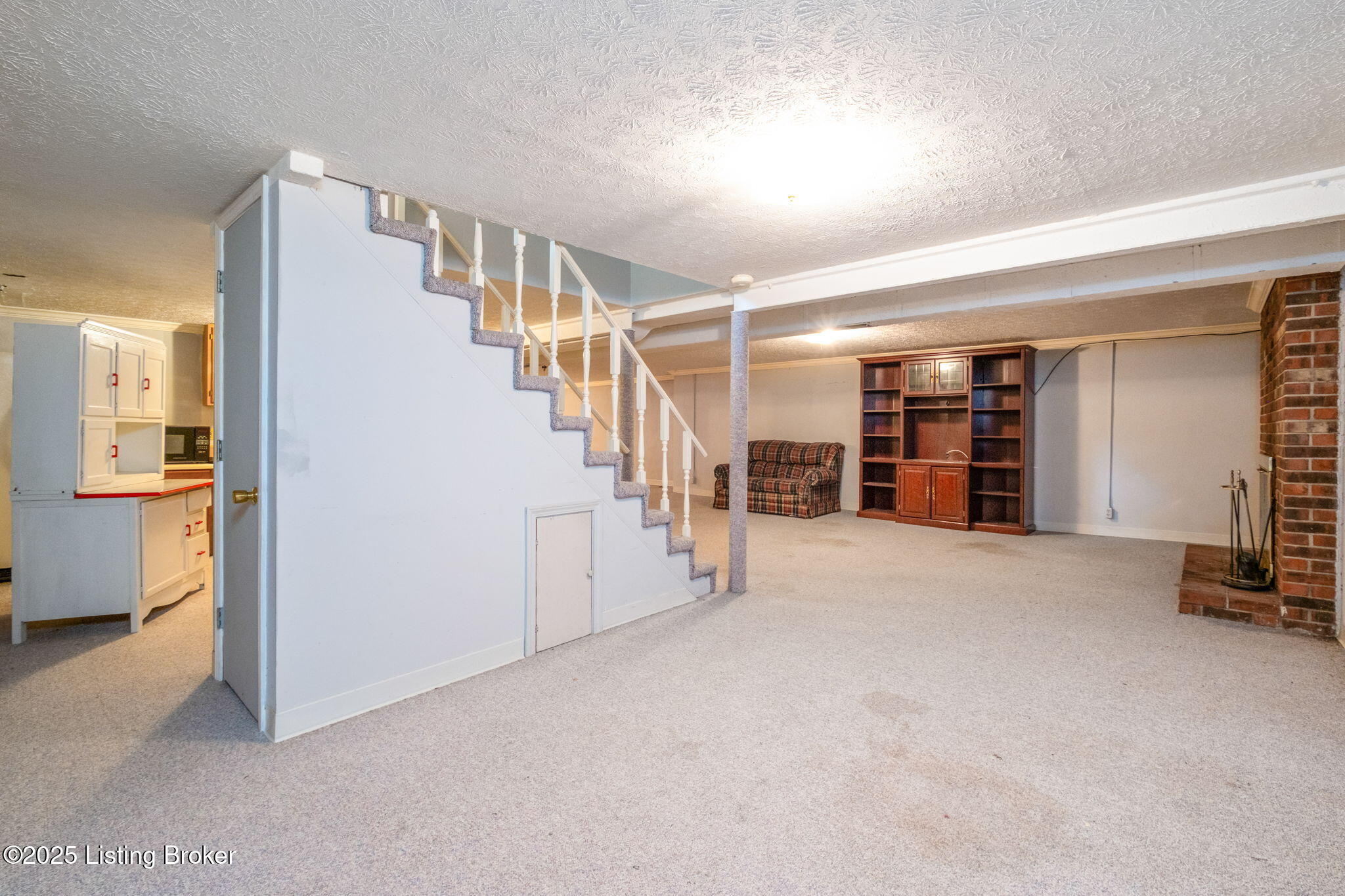8014 Annella Way