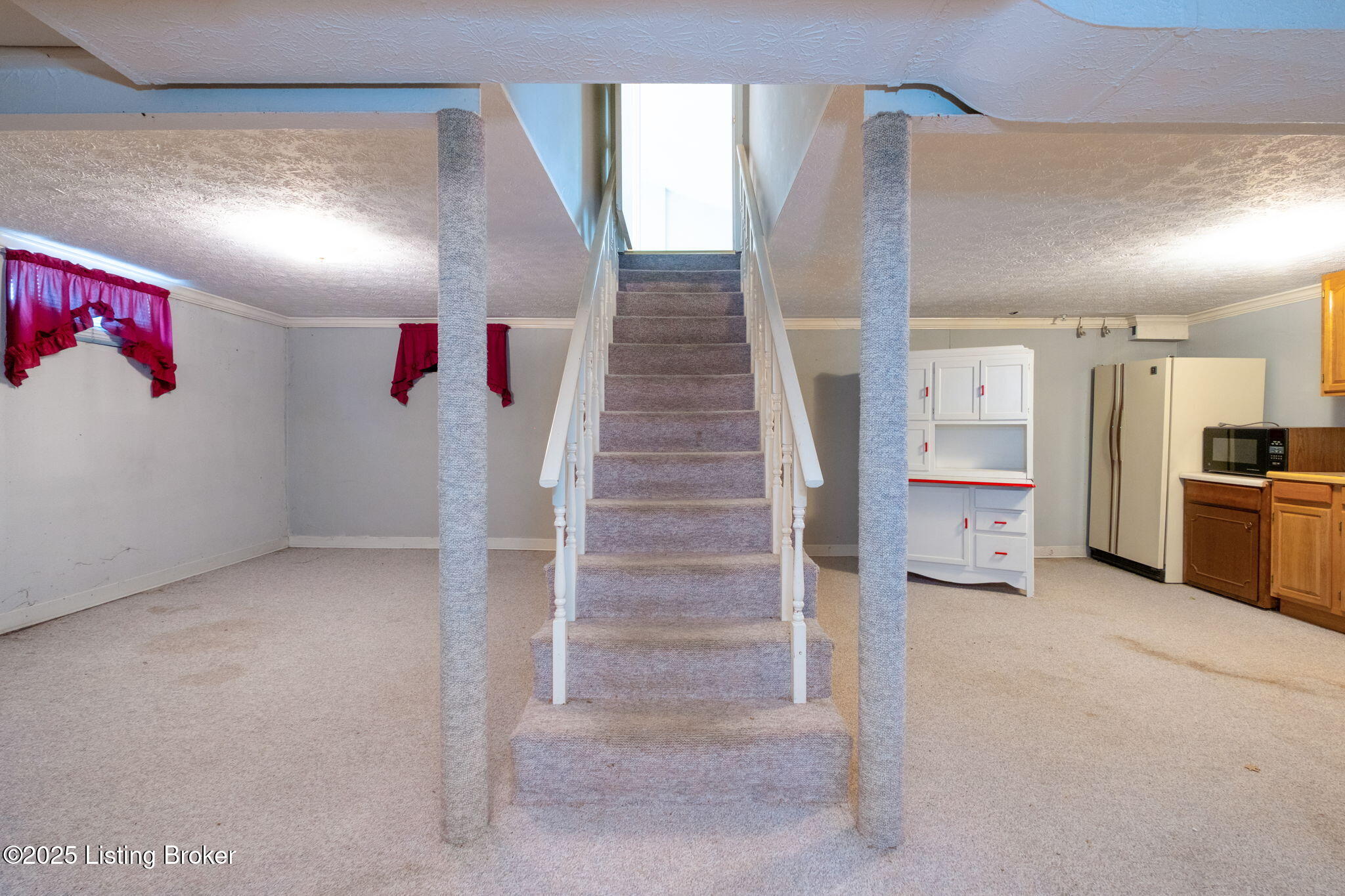 8014 Annella Way