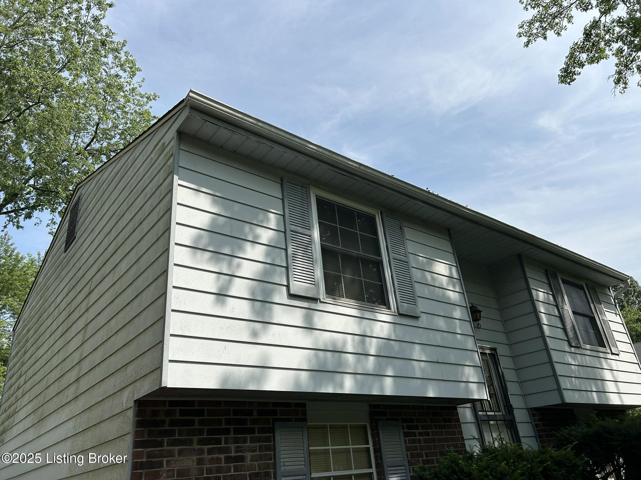 8705 Bost Ln