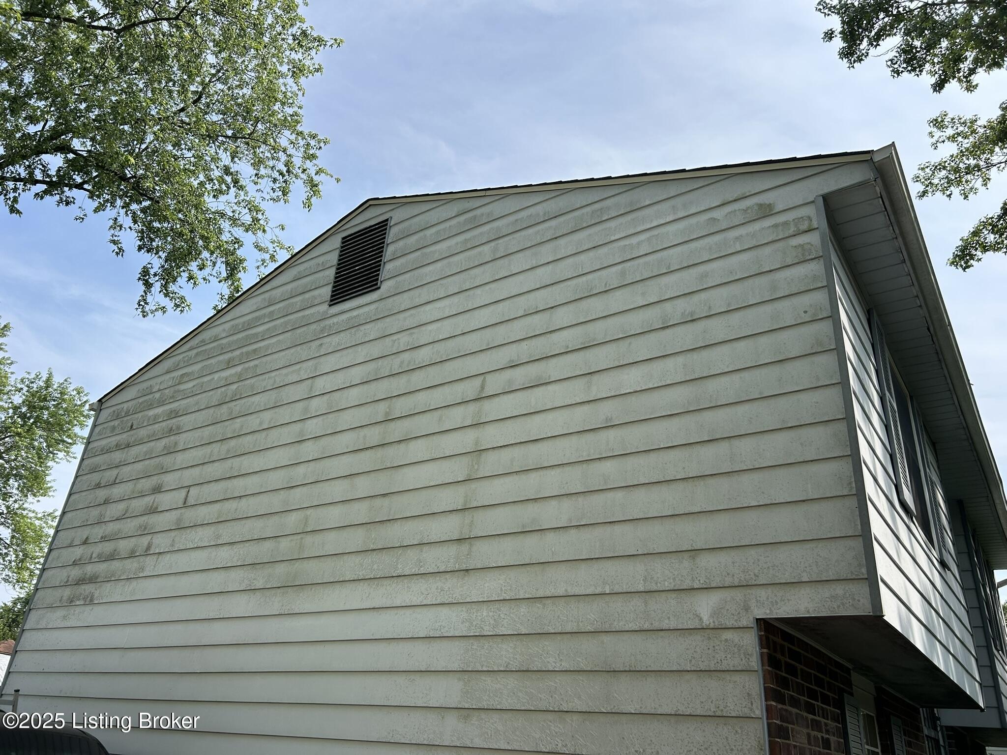 8705 Bost Ln